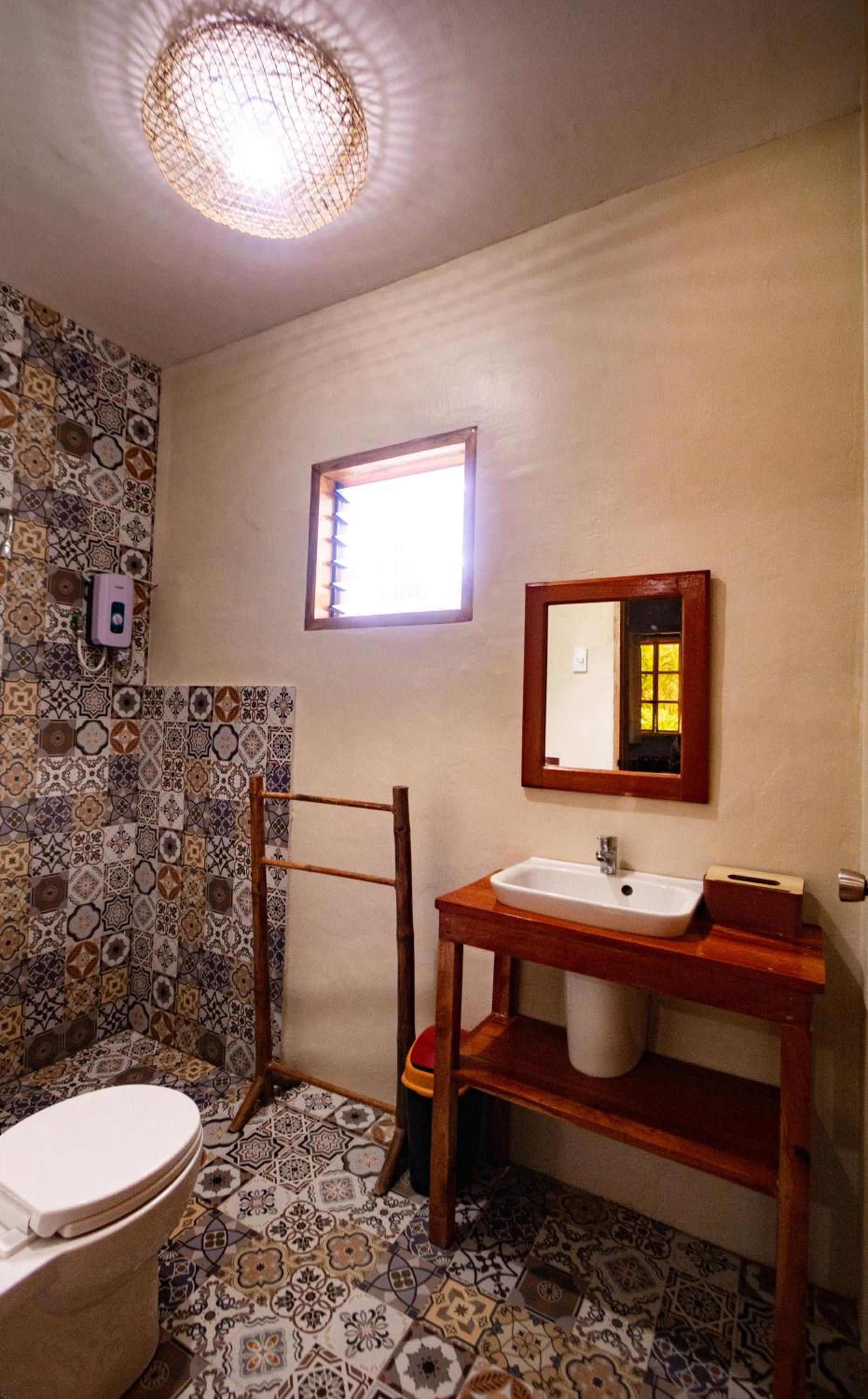 Queen Room with Garden View - Photo 5