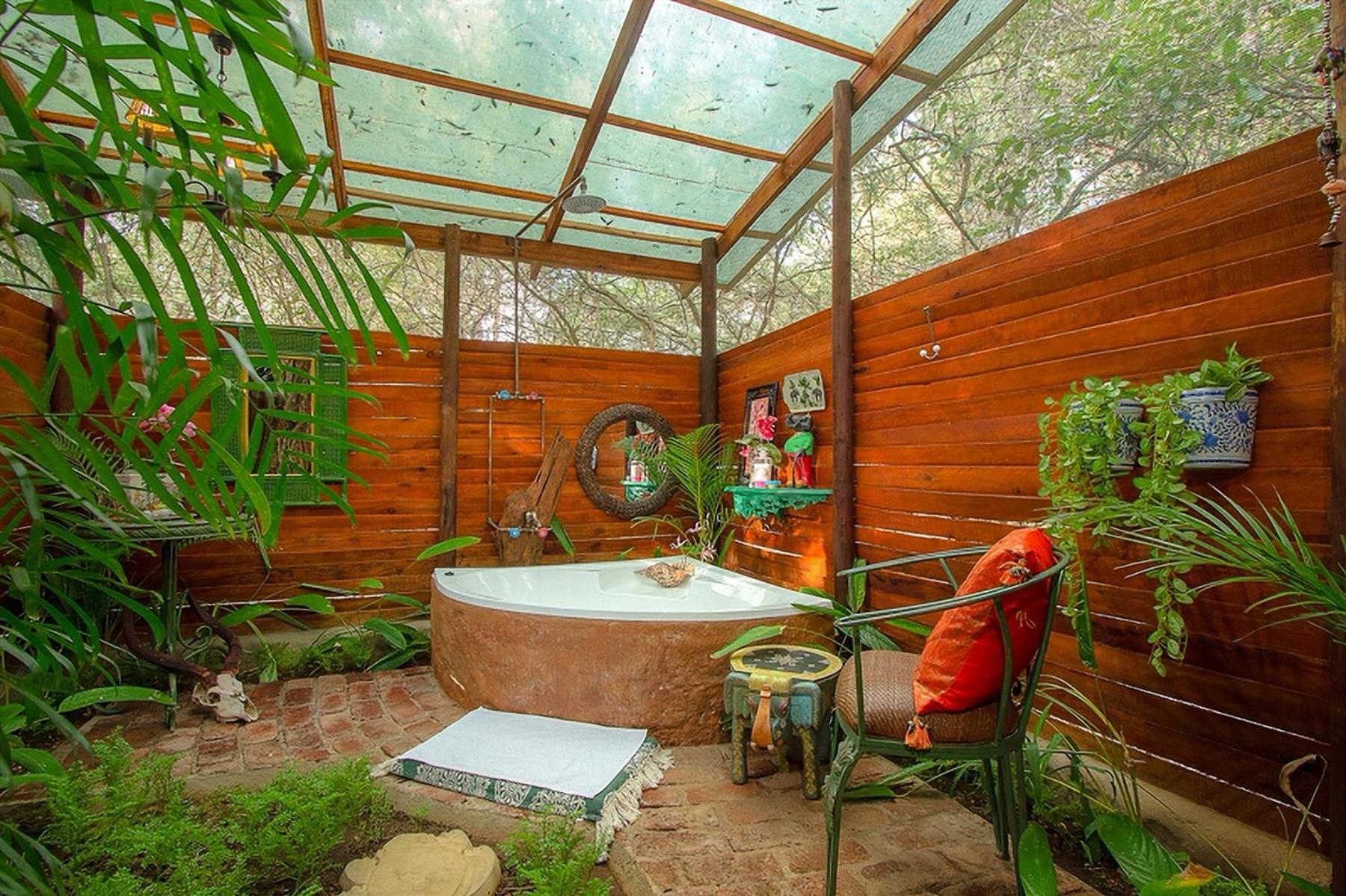 Twin Room with Private Bathroom photo 2
