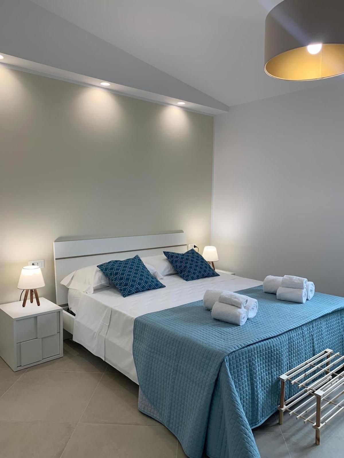 Deluxe Double Room (2 Adults + 1 Child) photo 1