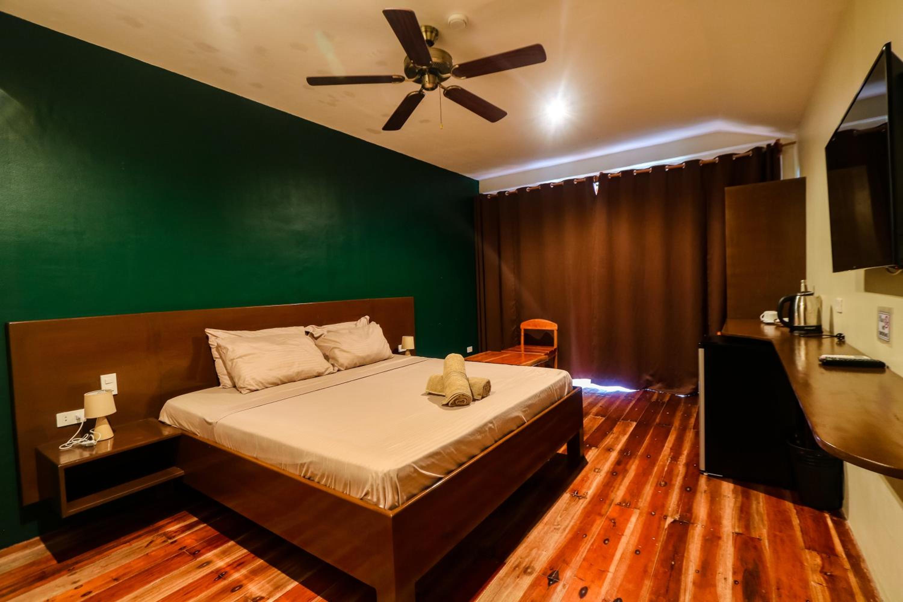Deluxe Double Room with Sea View photo 2