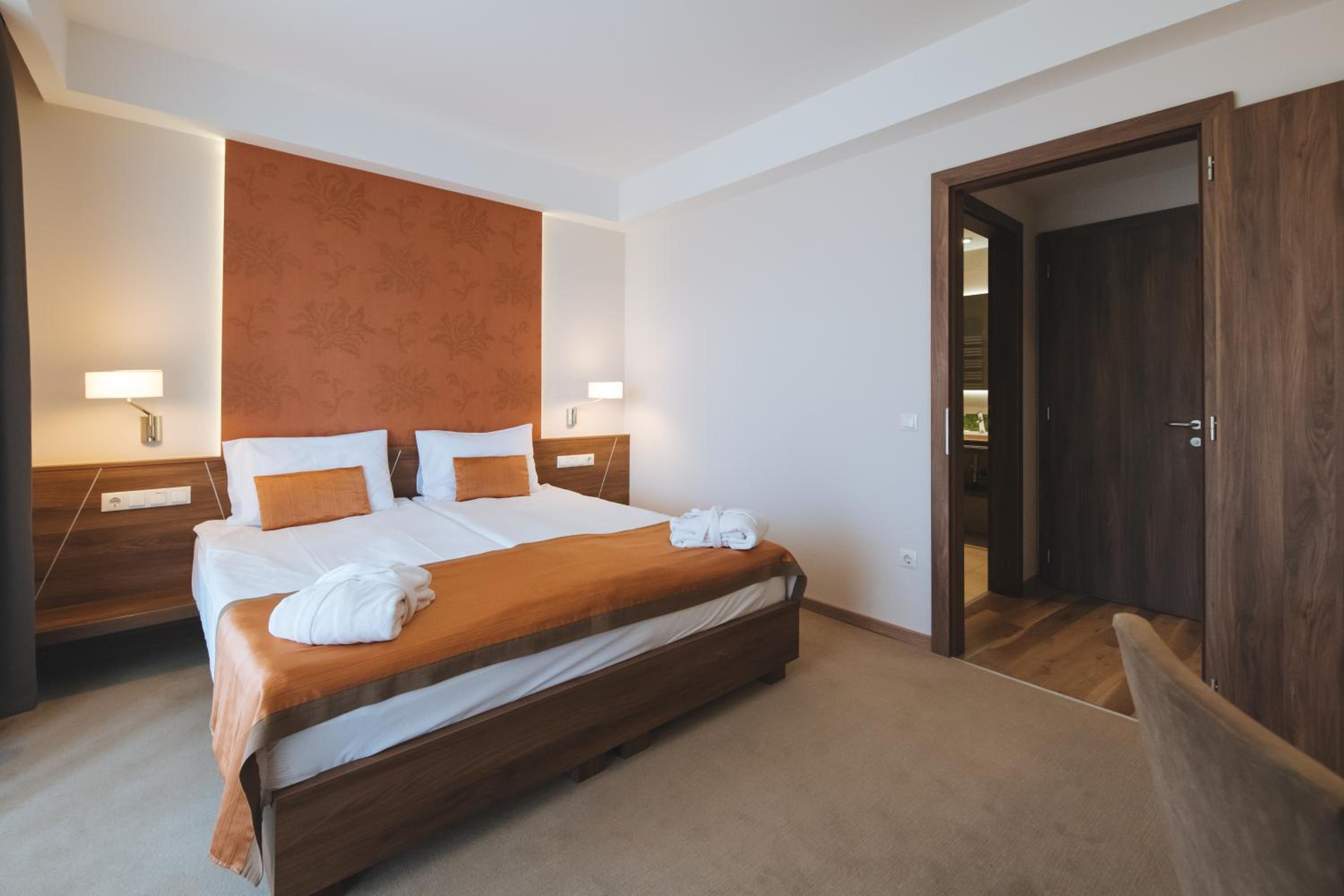 Deluxe Suite - Photo 3