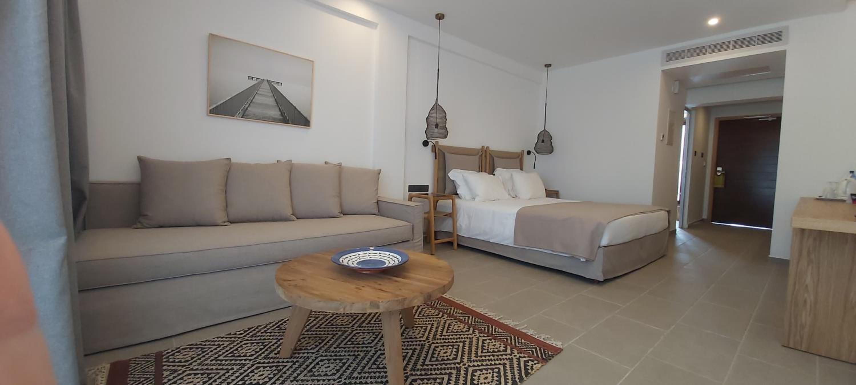 Executive Room - Photo 11