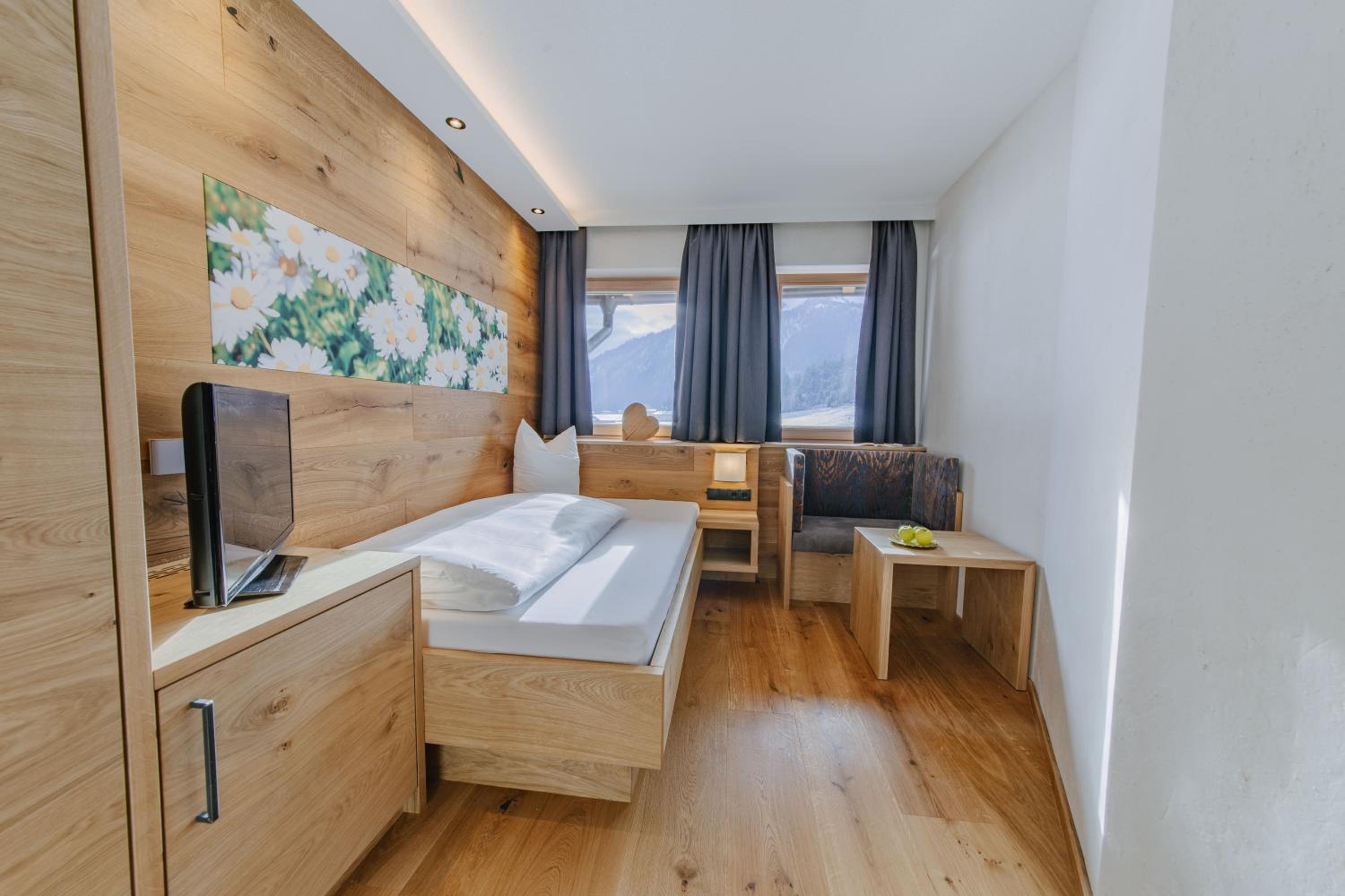 Single Room photo 2