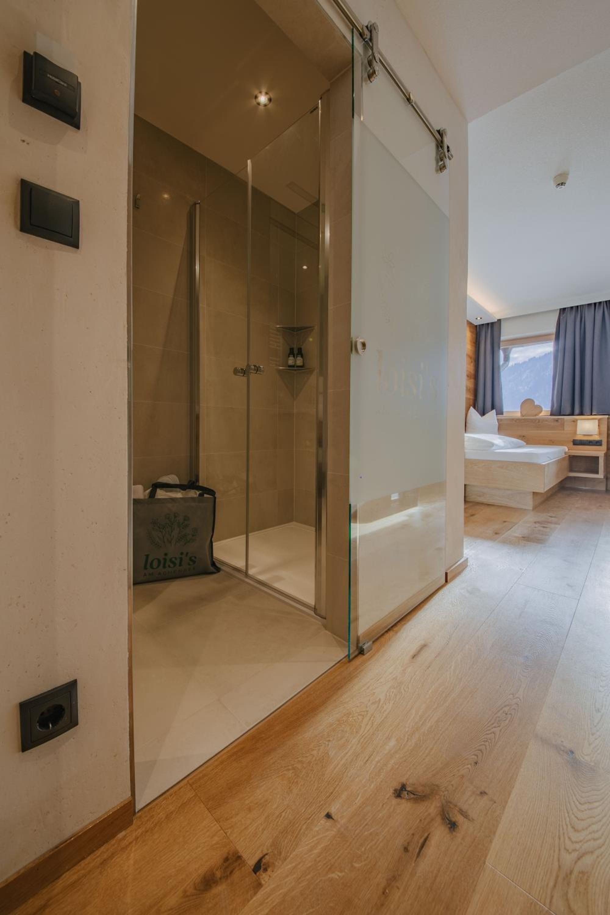 Single Room photo 3