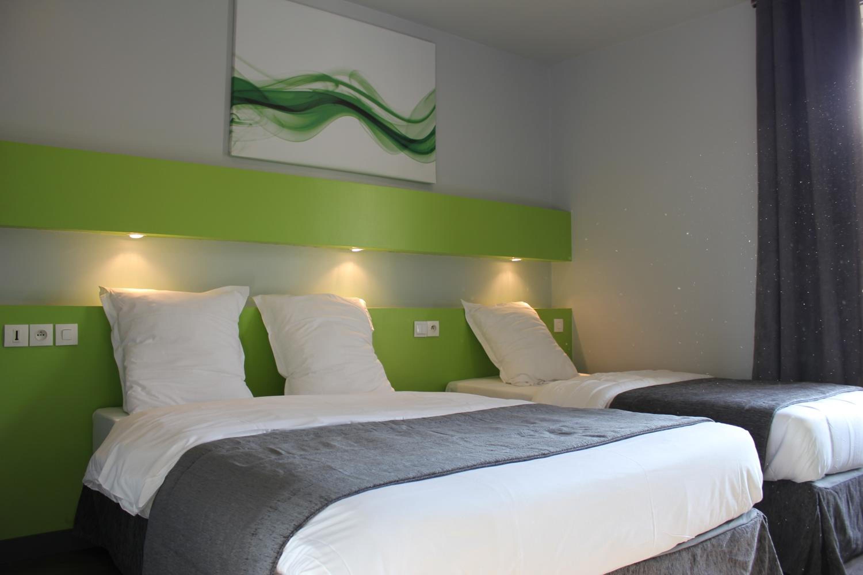 Double Room - Photo 12