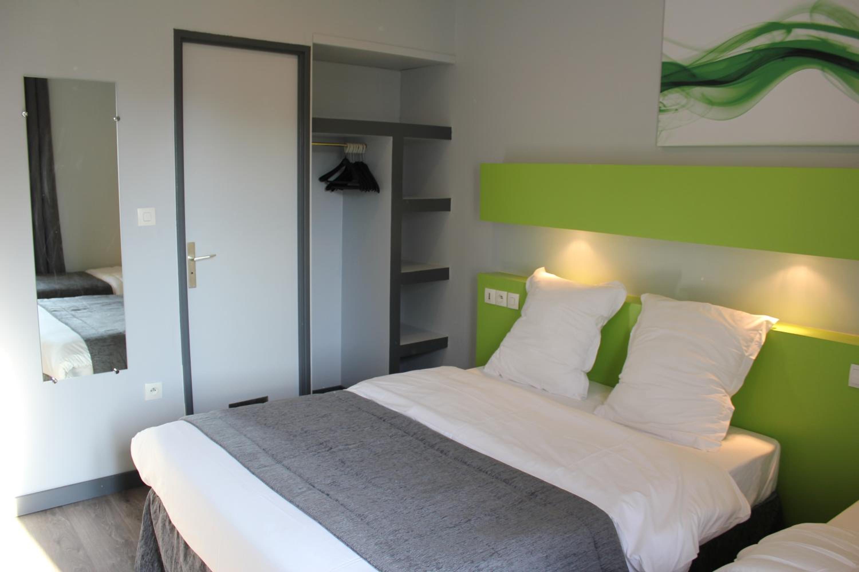 Double Room - Photo 17