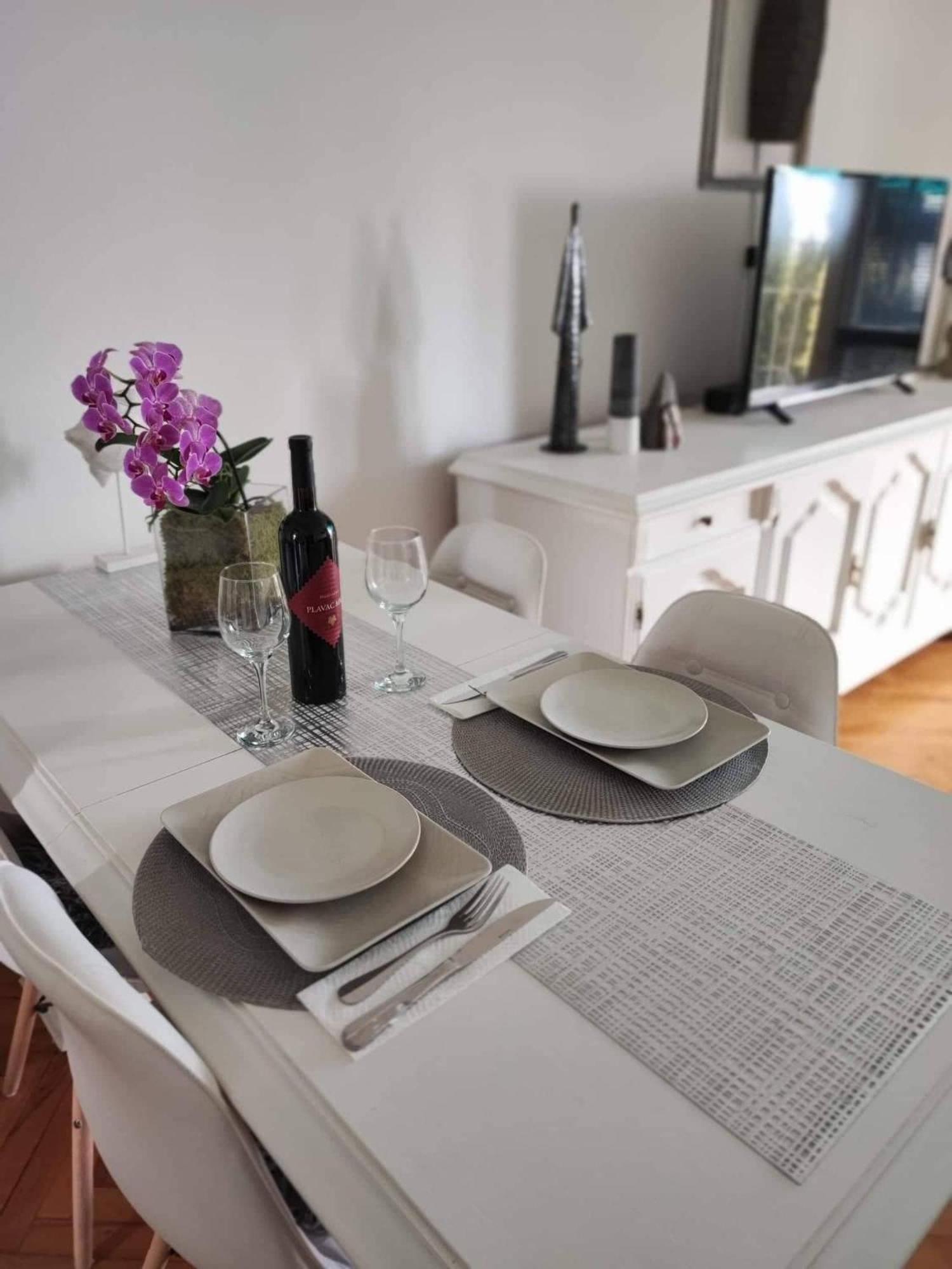 One-Bedroom Apartment - Photo 14