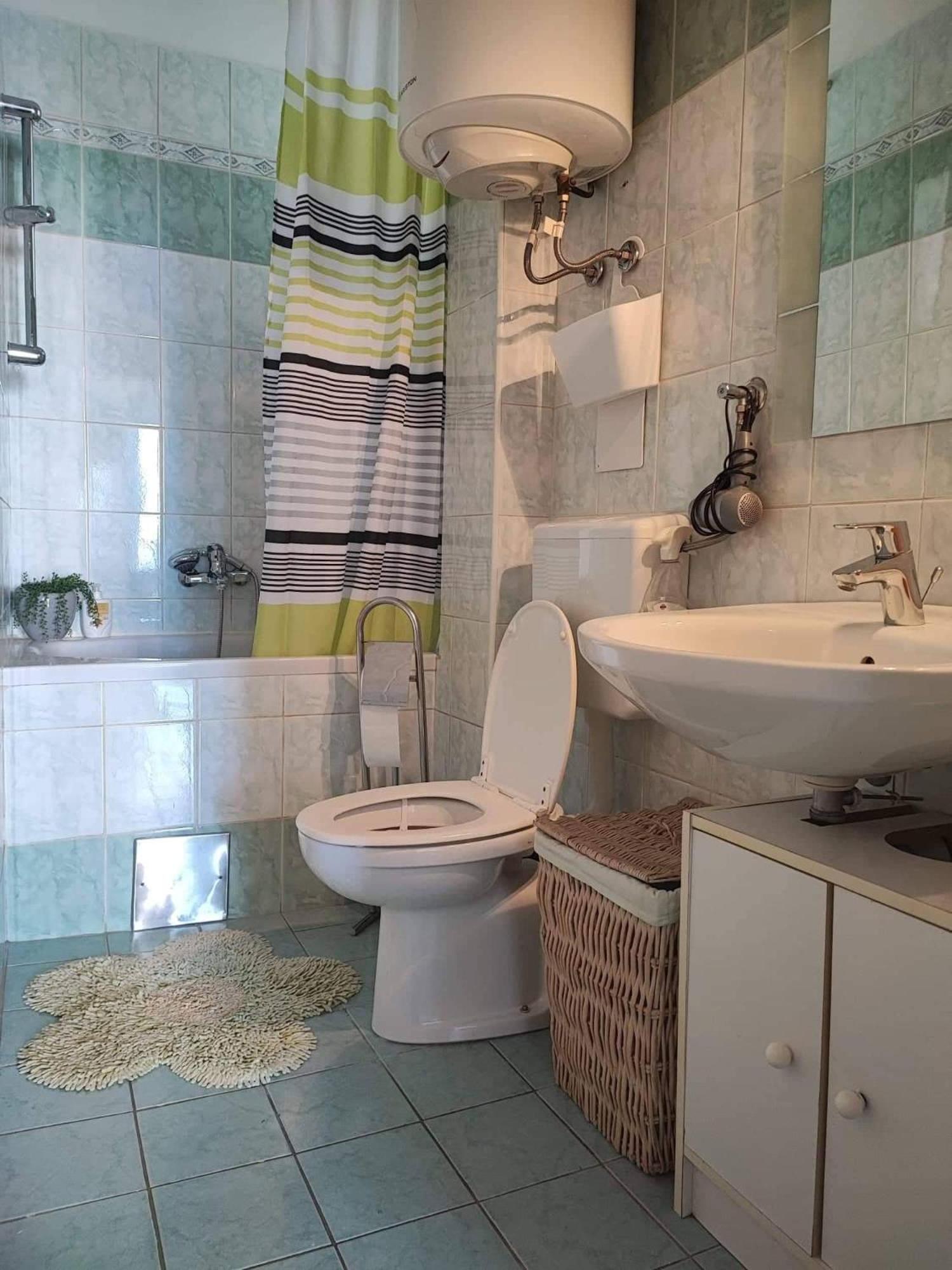 One-Bedroom Apartment - Photo 10