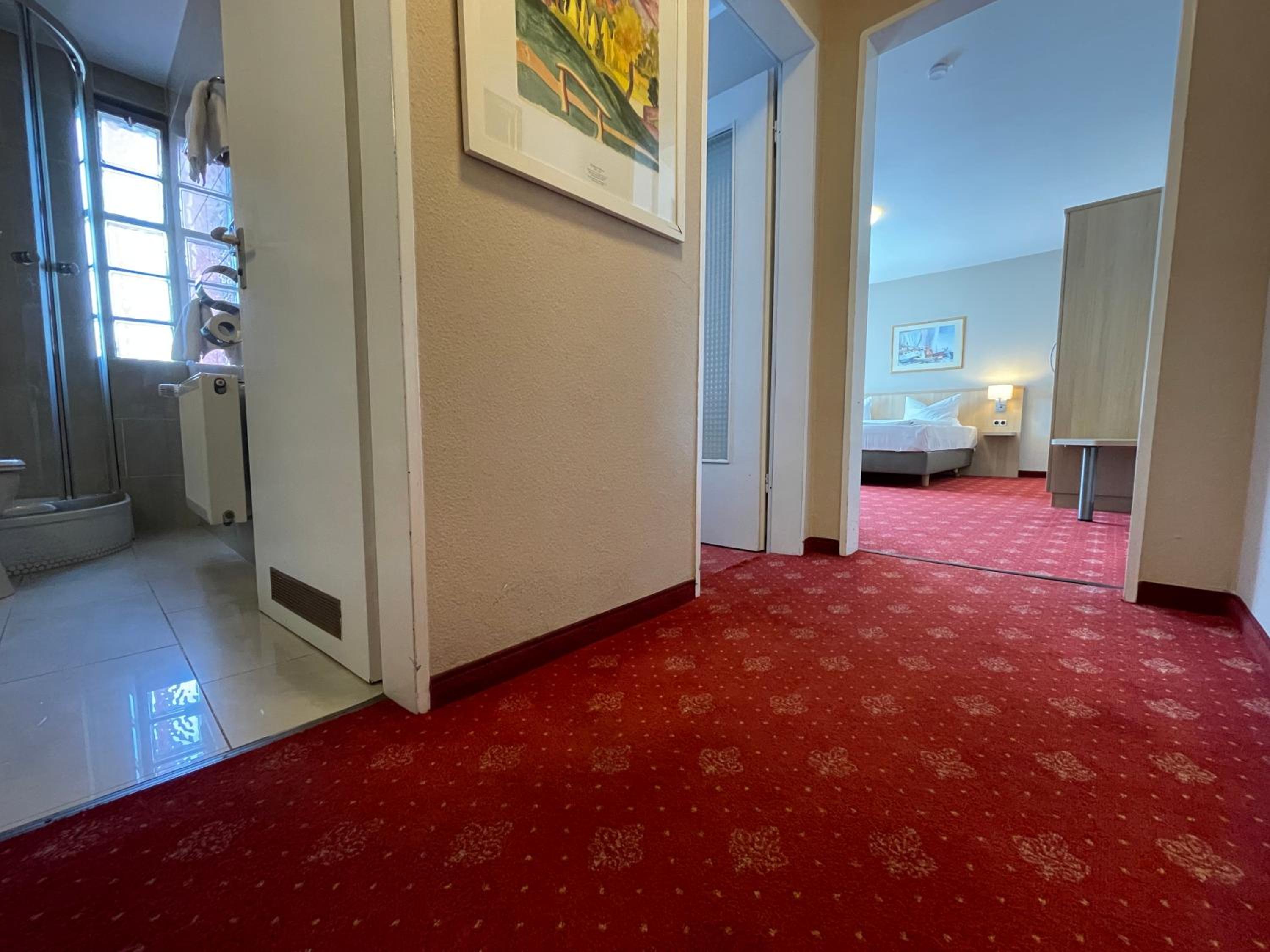 Family Room - Photo 30