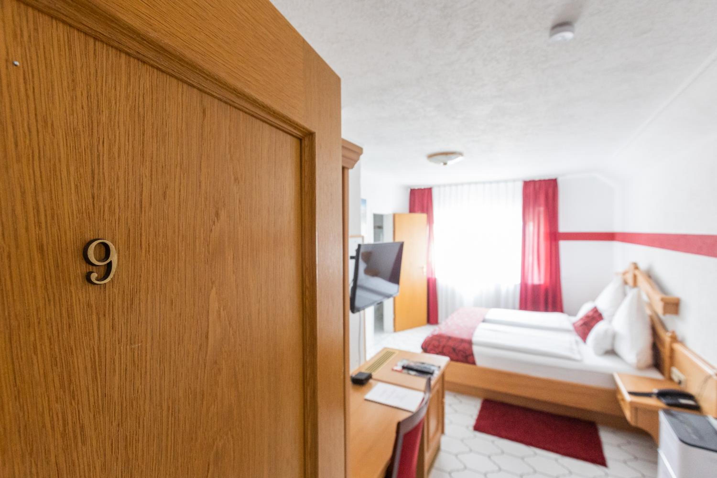 Double Room with Private Bathroom - Photo 1
