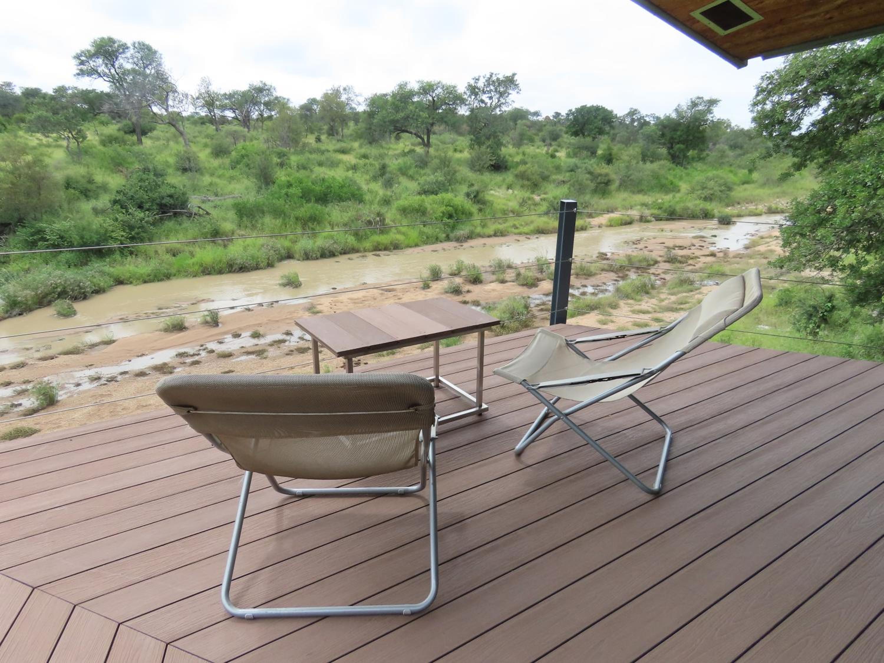 Deluxe Twin Room with Patio - Photo 3