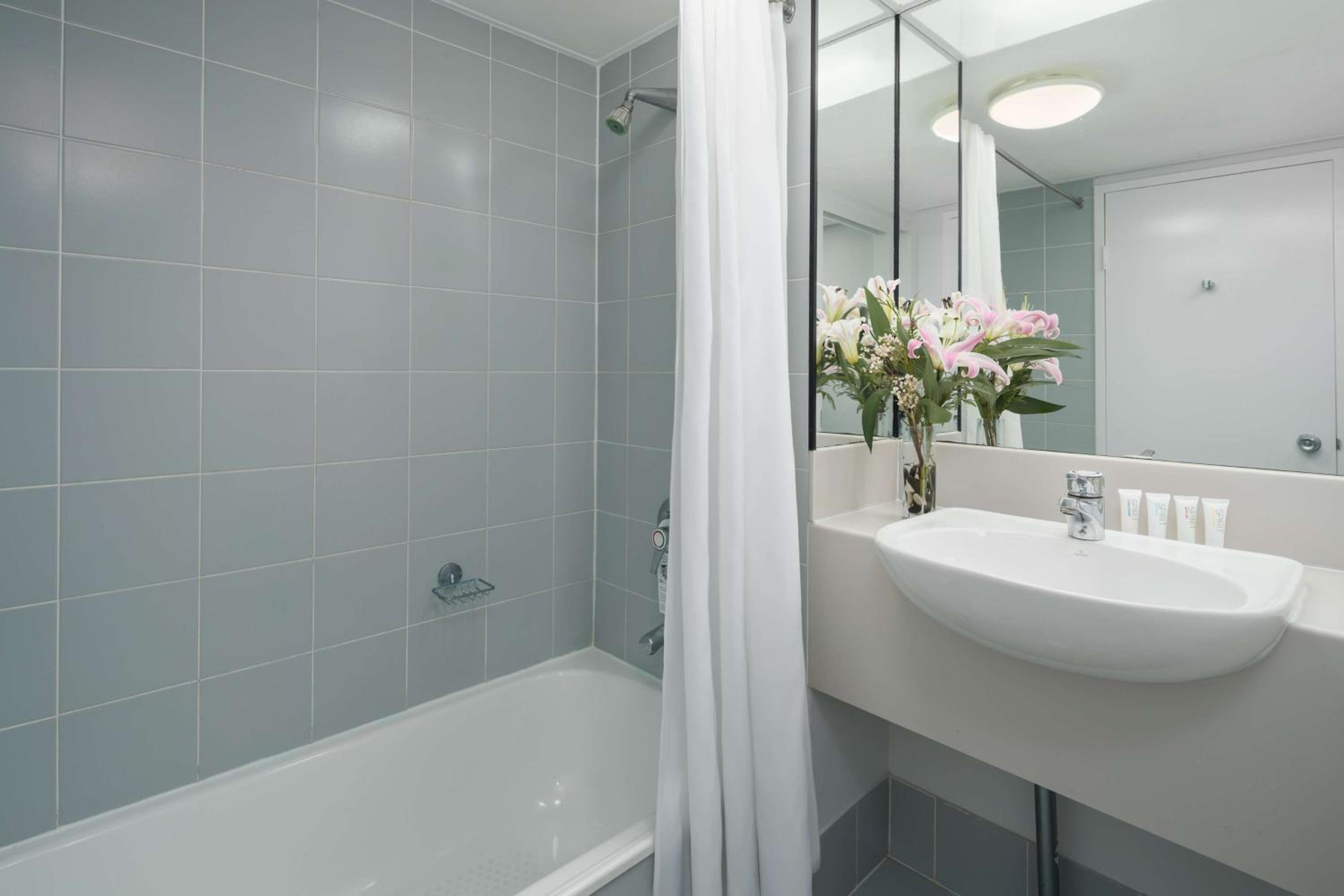 Standard Queen Room - Photo 2