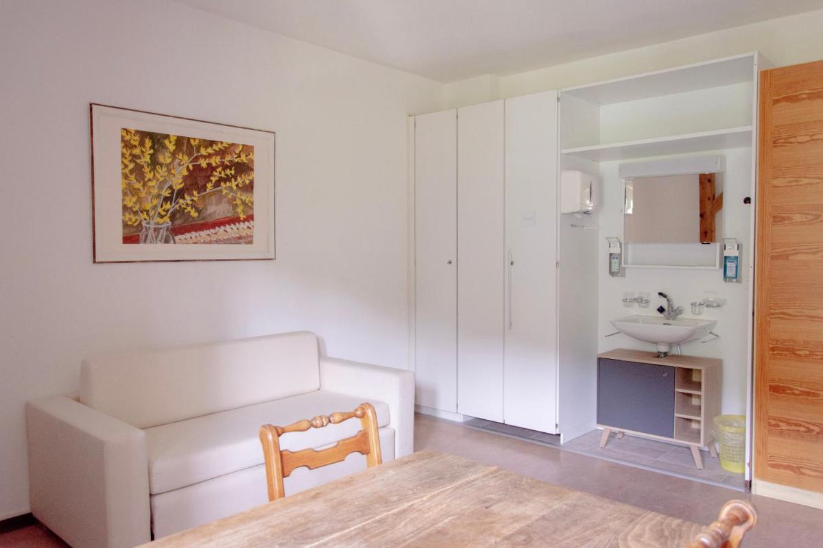 Deluxe Double Room with Two Double Beds - Photo 3