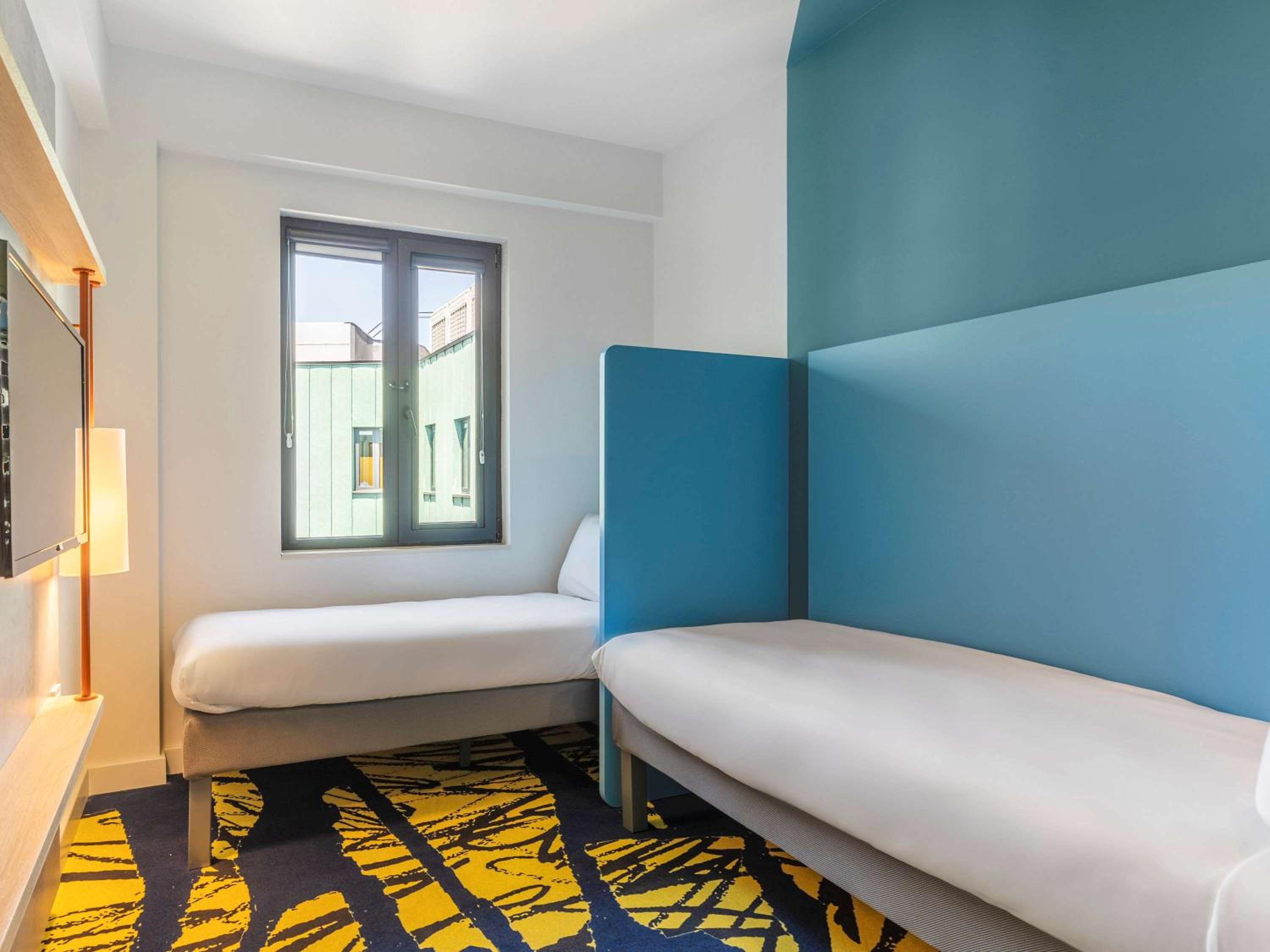 Standard Twin Room - Photo 4