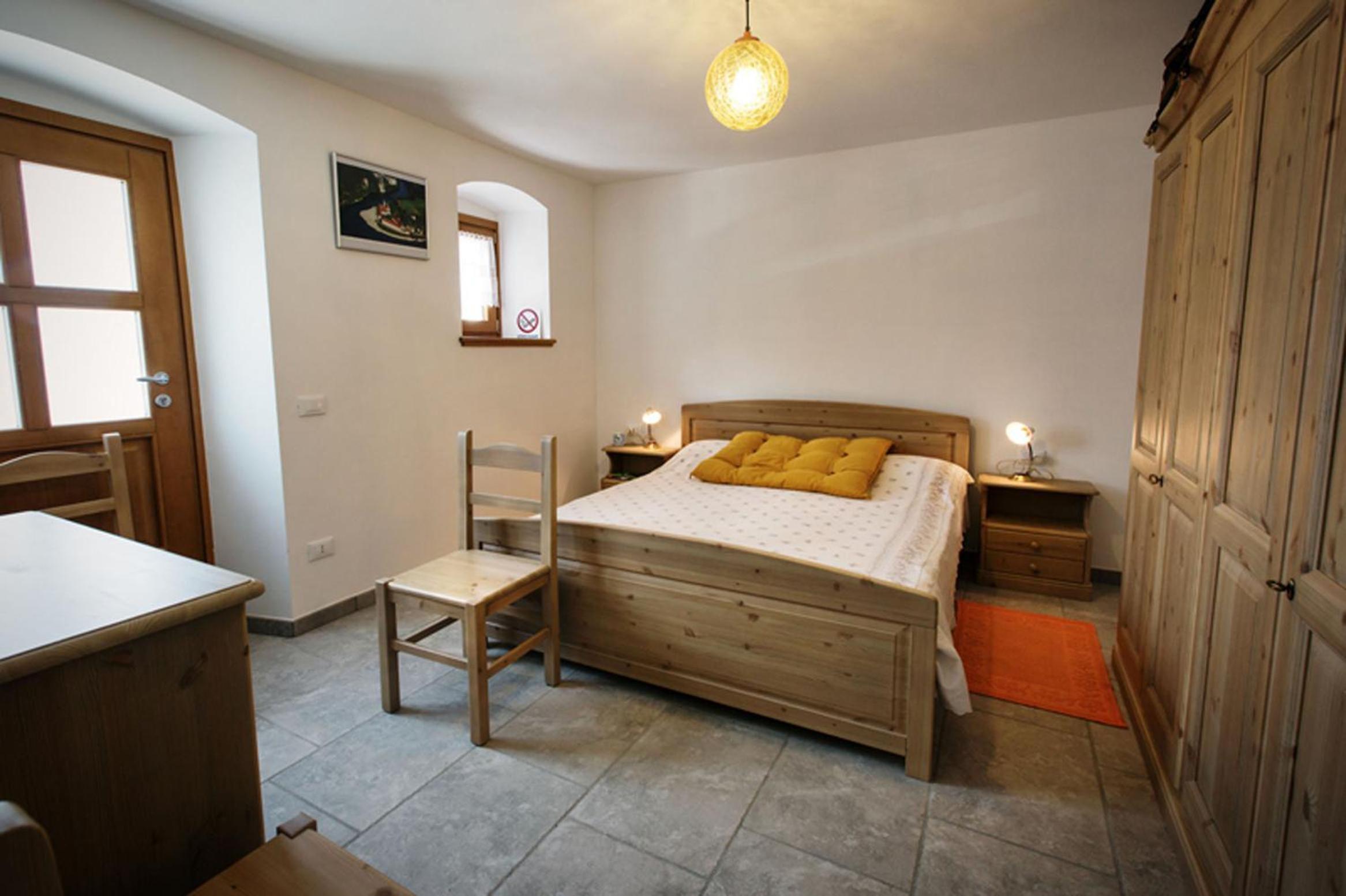 One-Bedroom Apartment with Terrace photo 1
