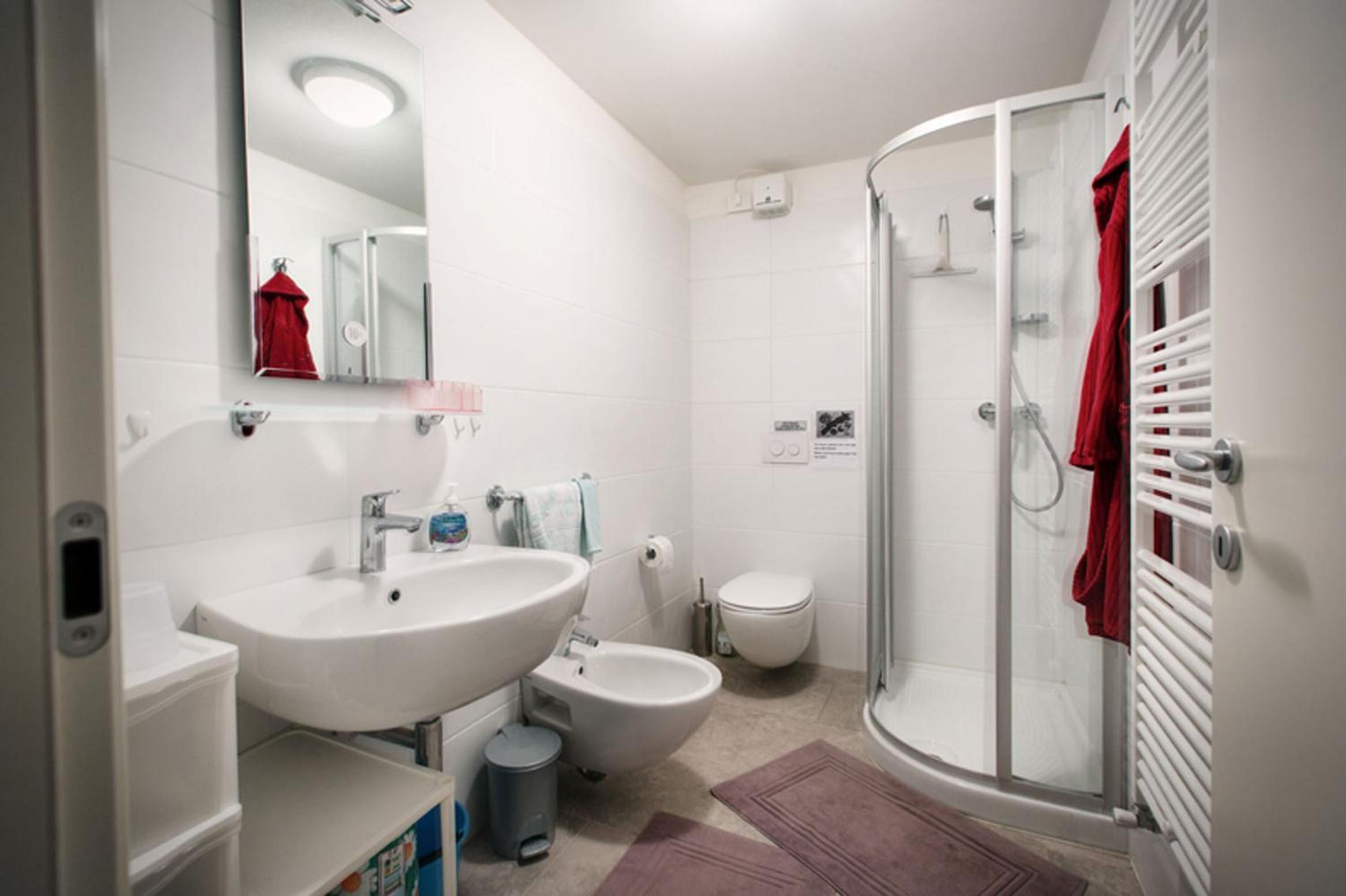One-Bedroom Apartment with Balcony photo 2