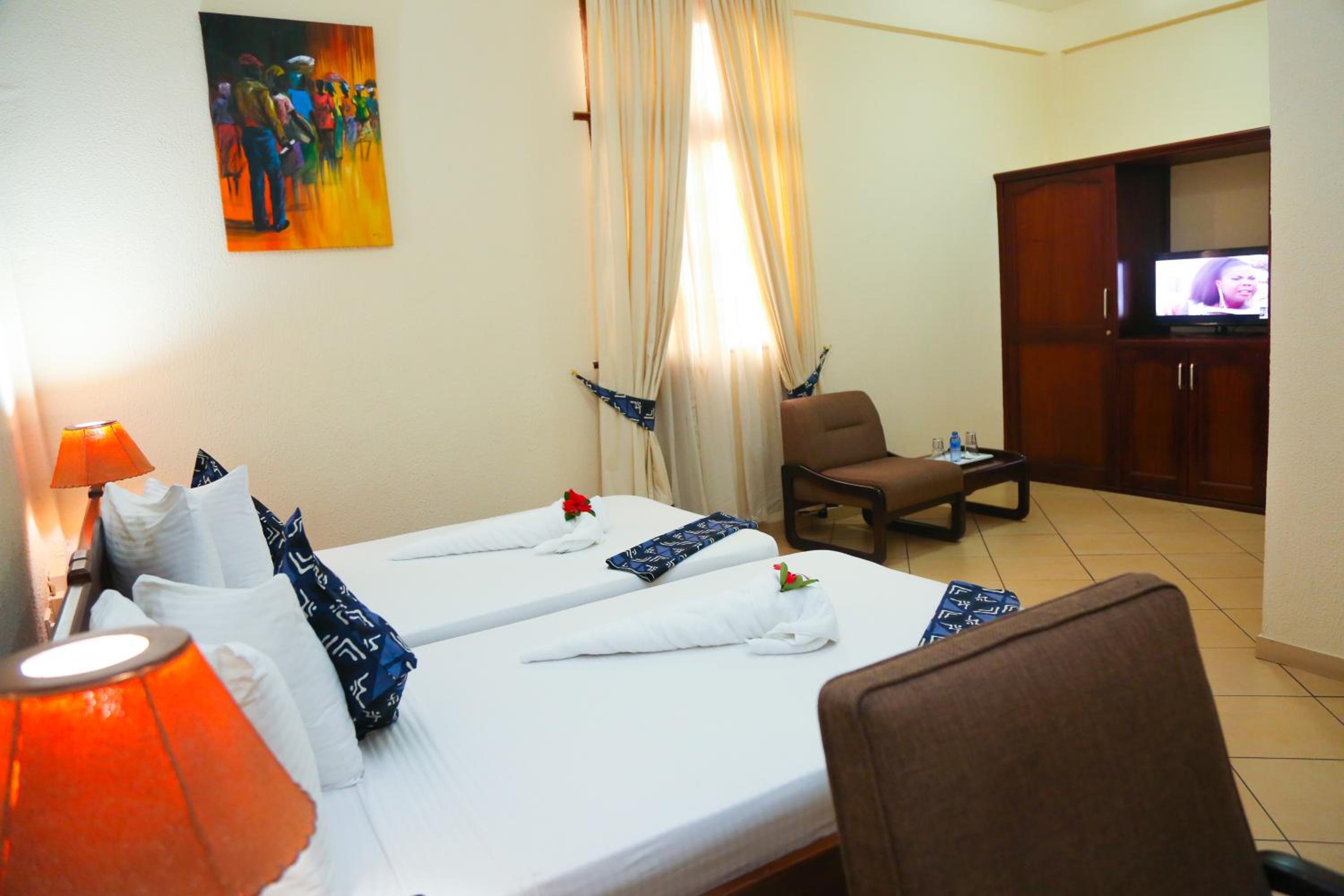 Standard Twin Room - Photo 3