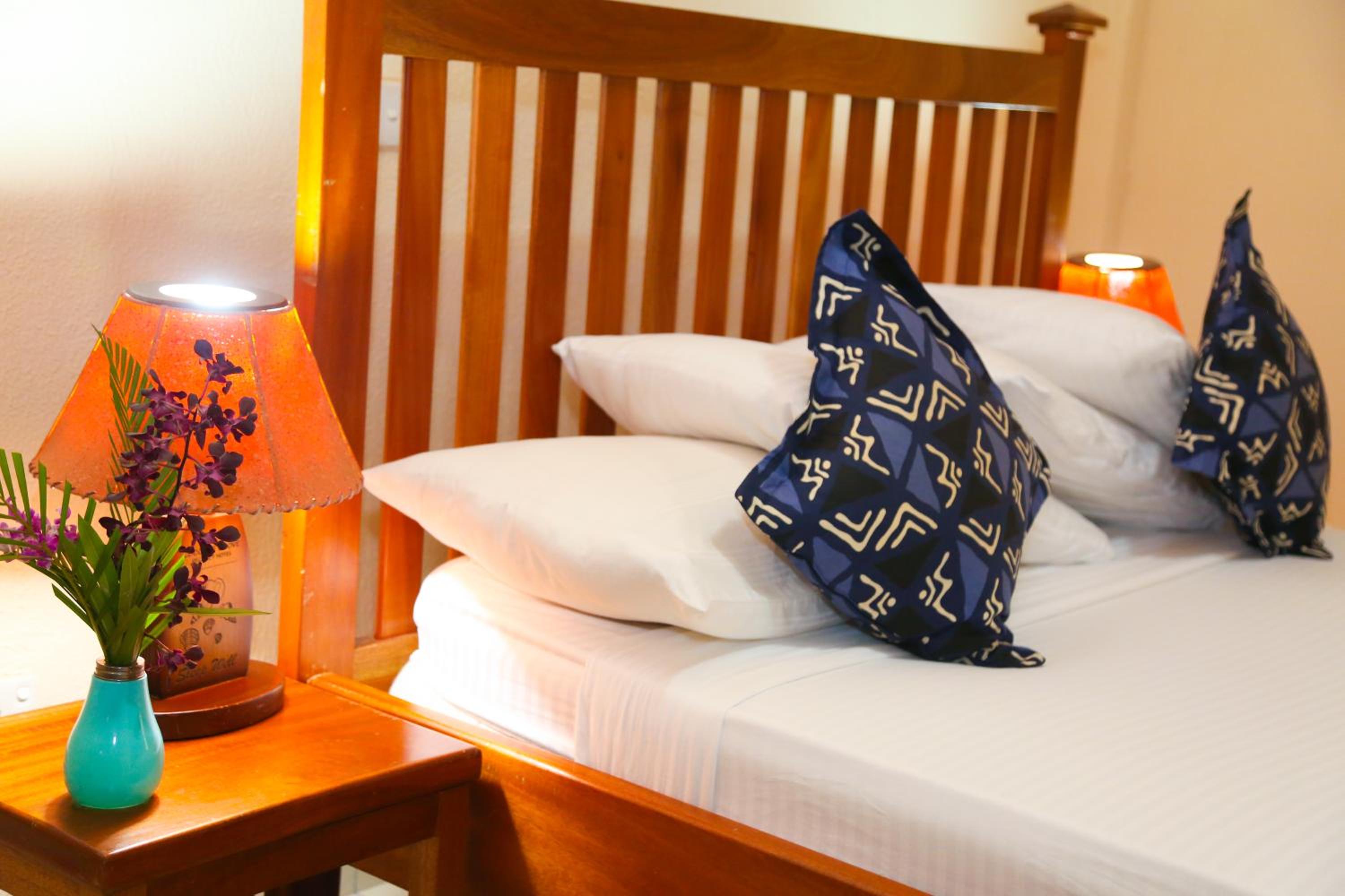Standard Twin Room - Photo 4
