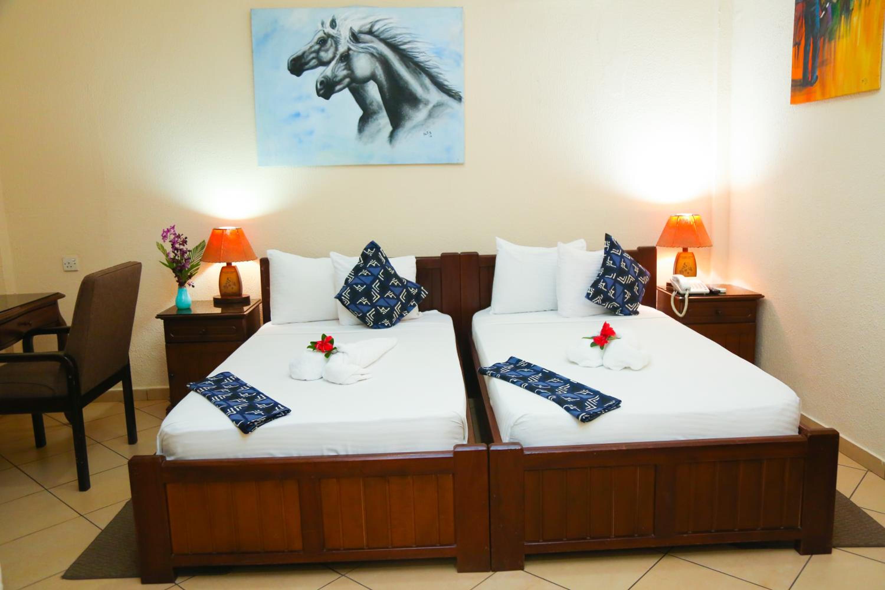 Standard Twin Room - Photo 2
