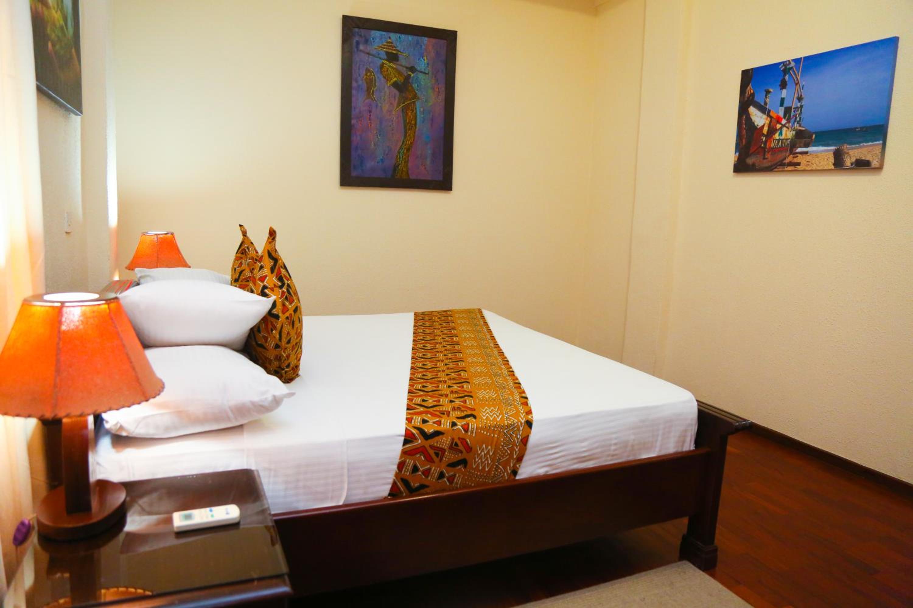 Deluxe King Suite photo 3