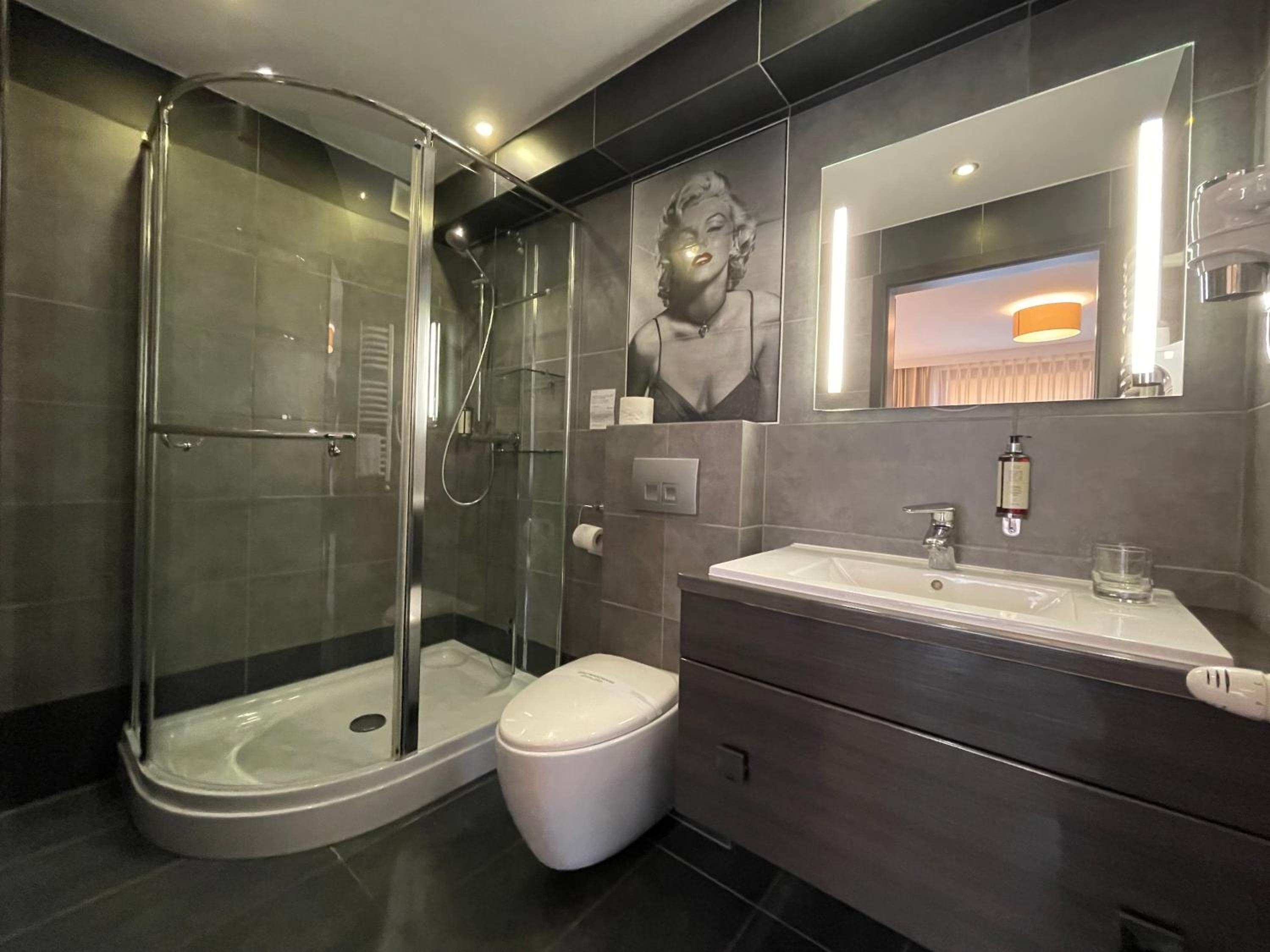 Deluxe Double Room photo 3