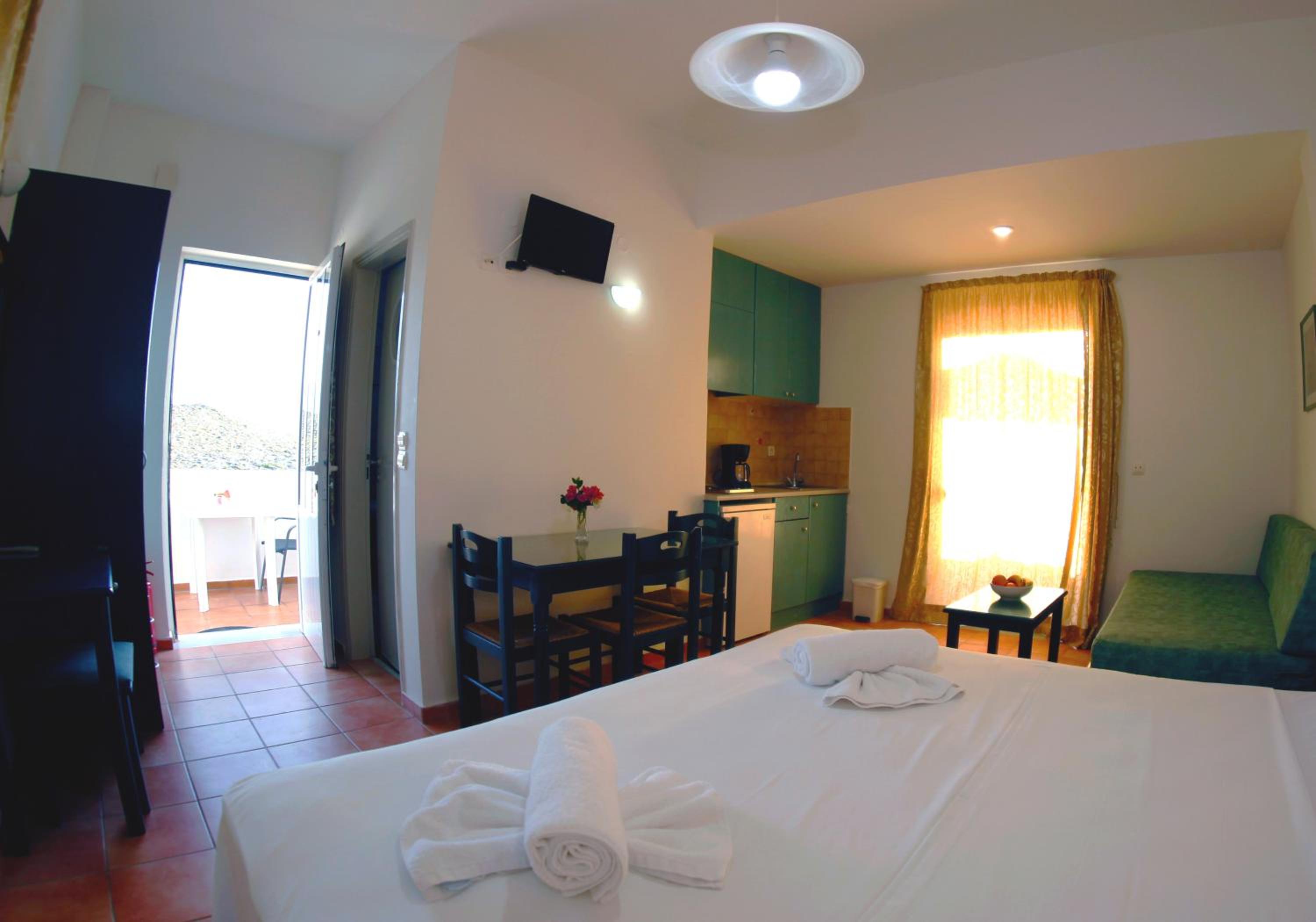 Deluxe Double Room With Balcony And Sea View photo 2