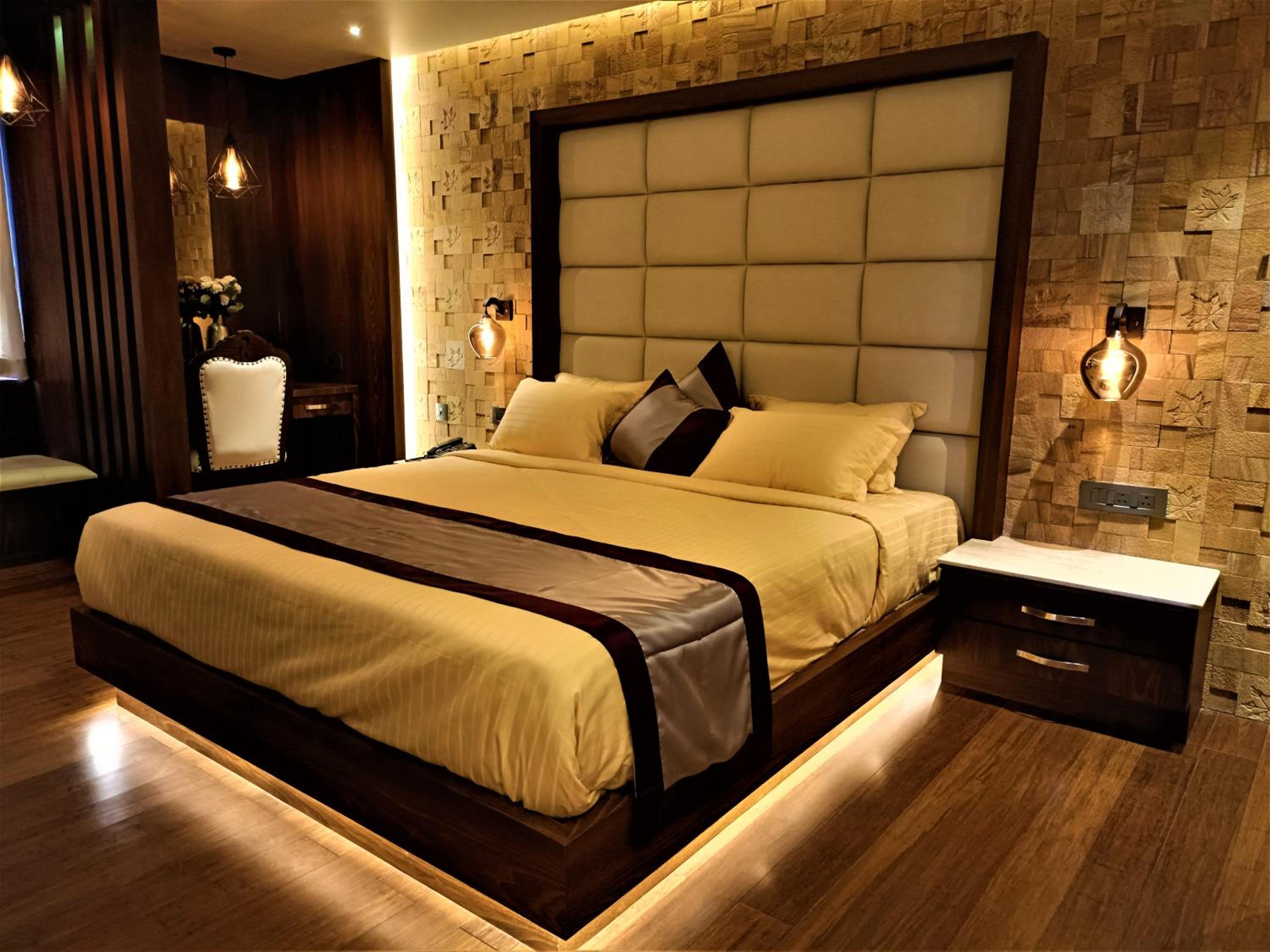 One-Bedroom Suite - Photo 21