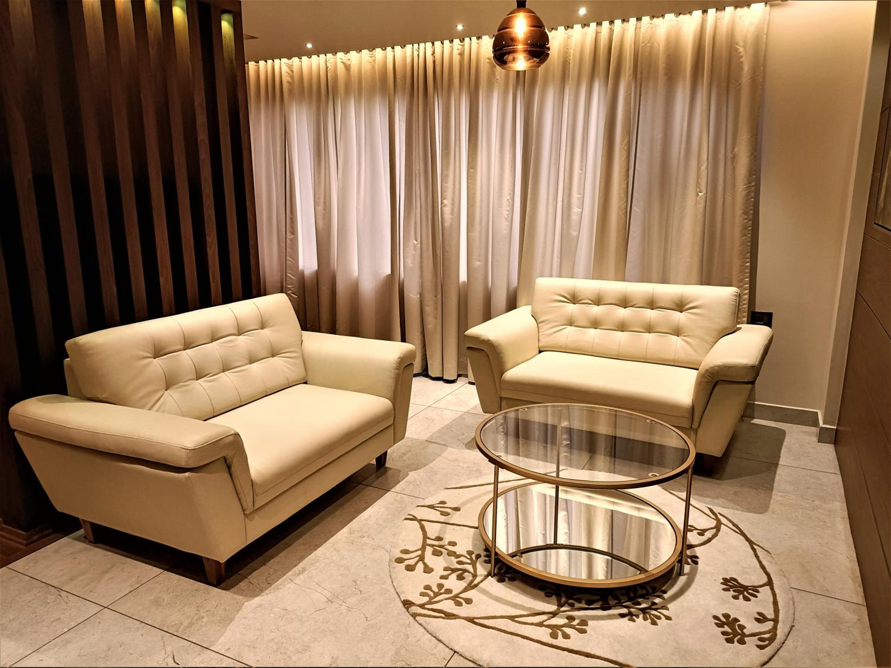 One-Bedroom Suite - Photo 20