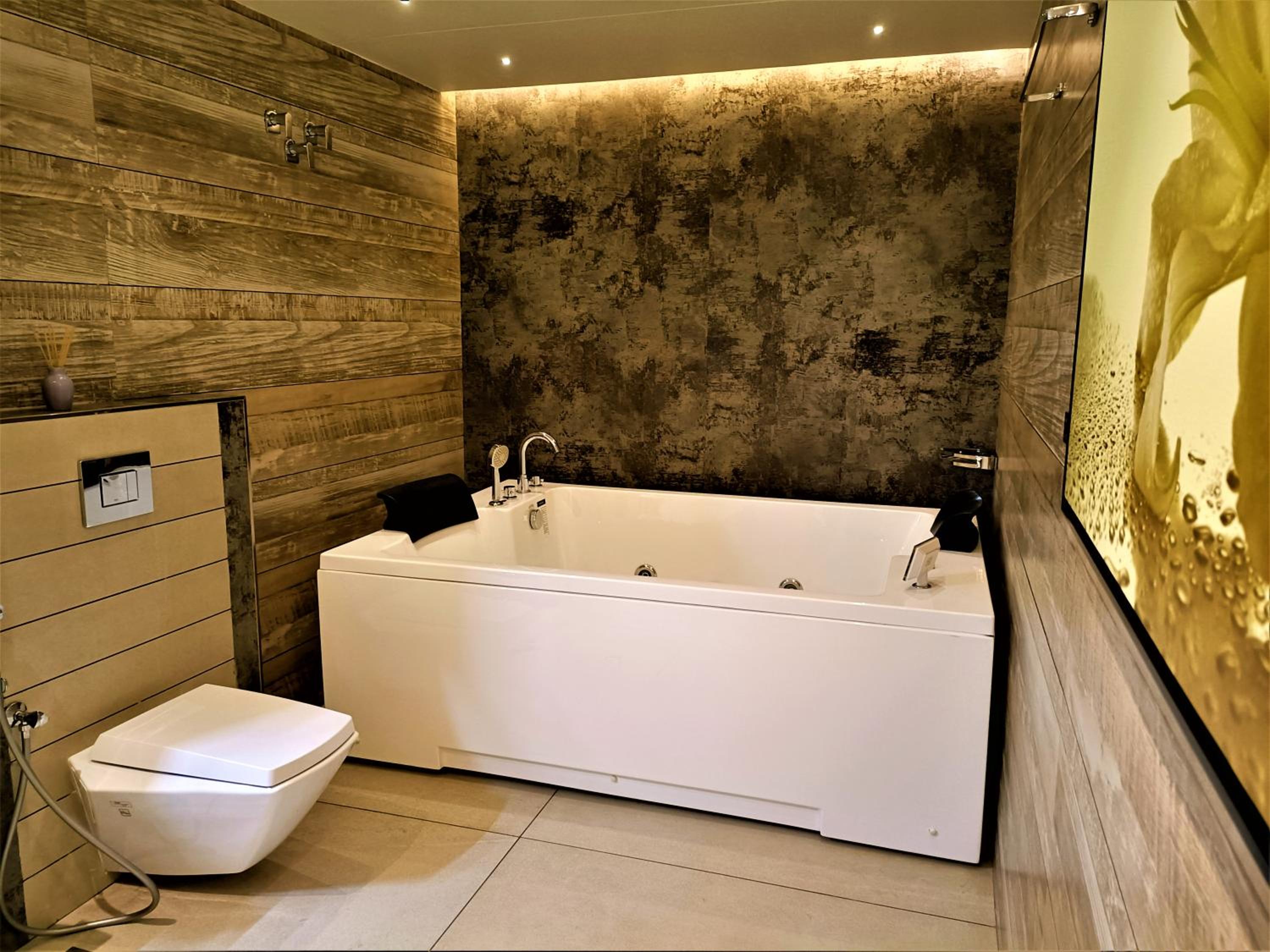 One-Bedroom Suite - Photo 16