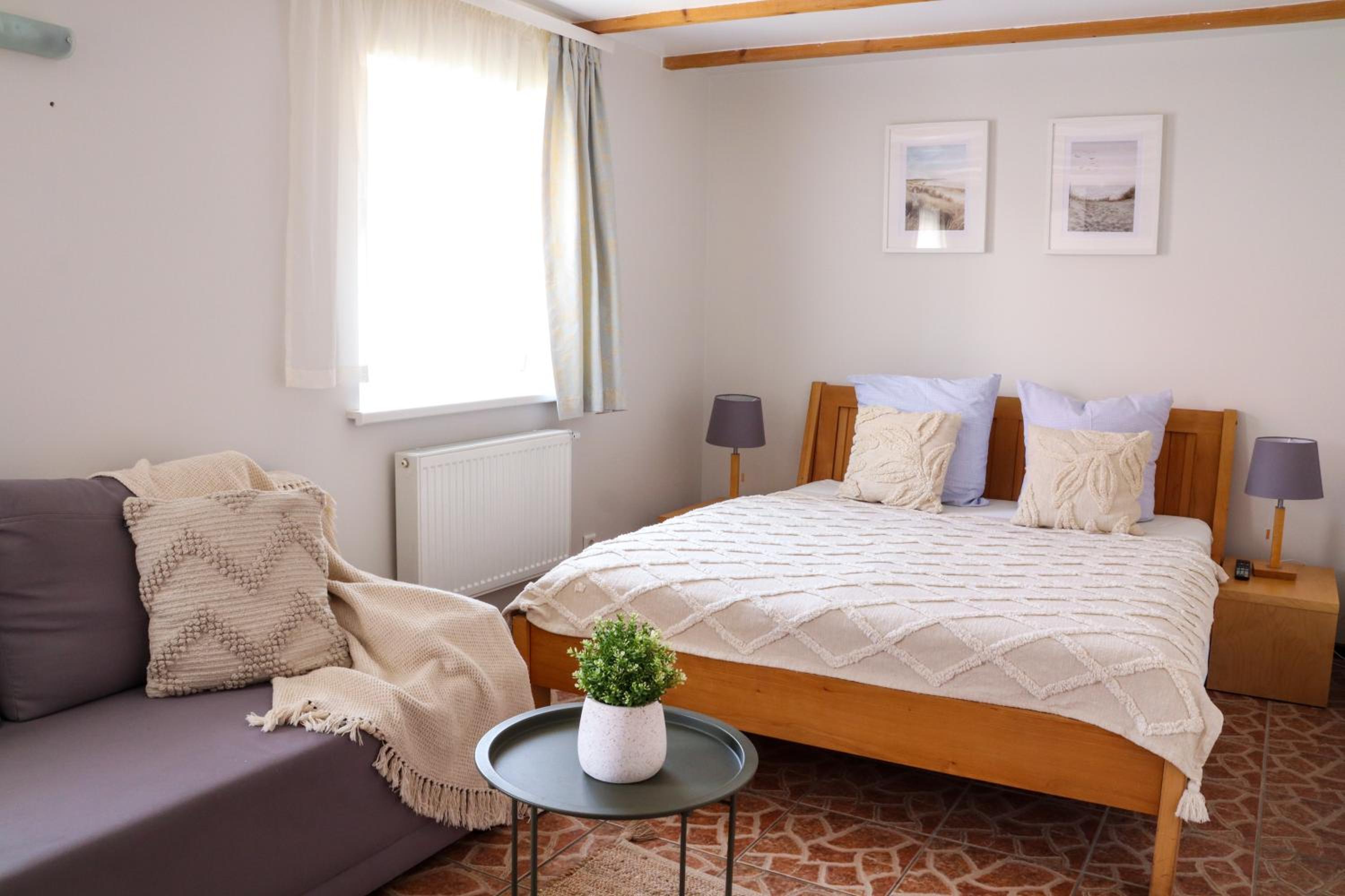 Standard Double Room - Photo 23