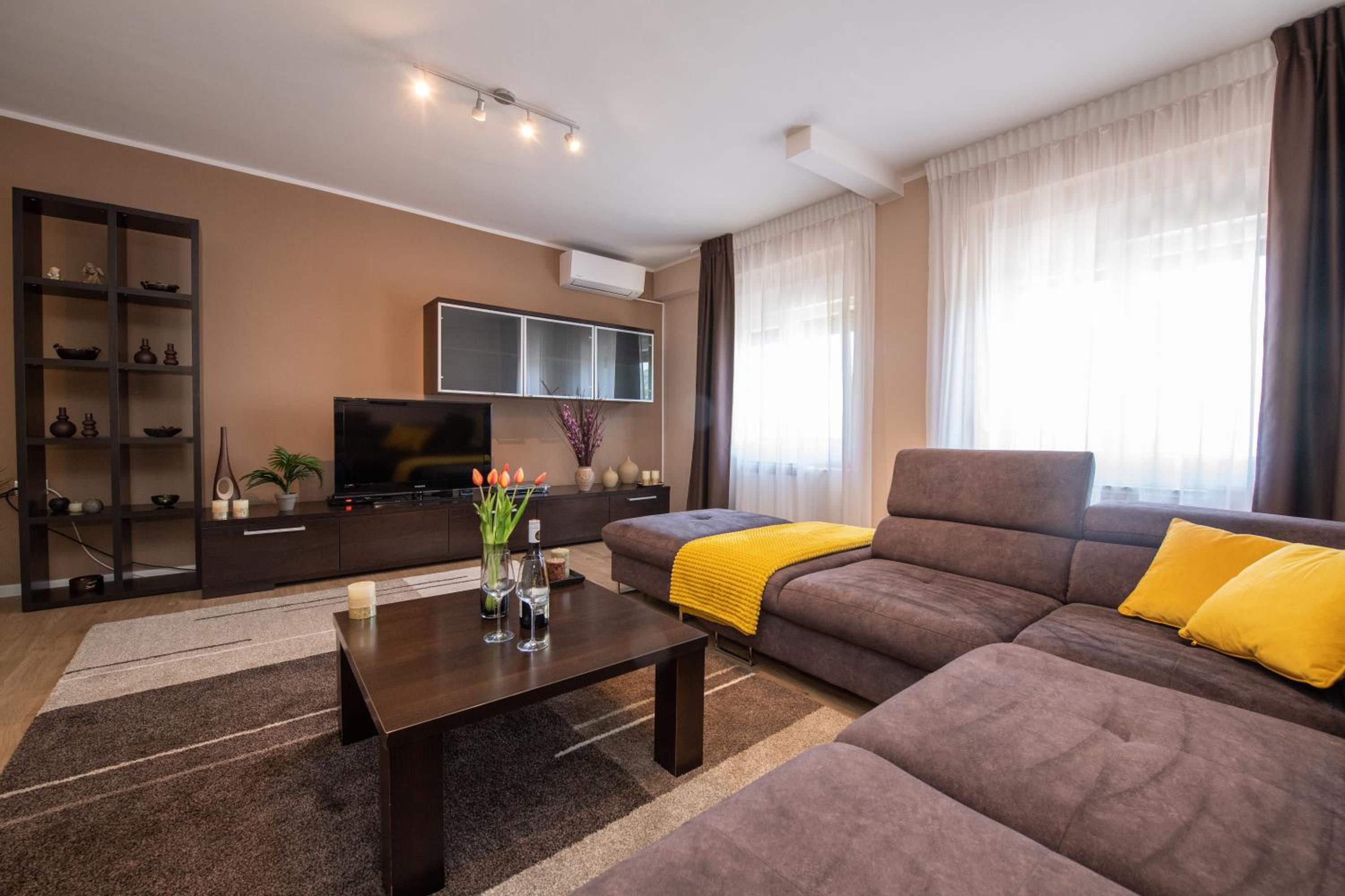 Two Bedroom Apartment with Terrace and Sea View