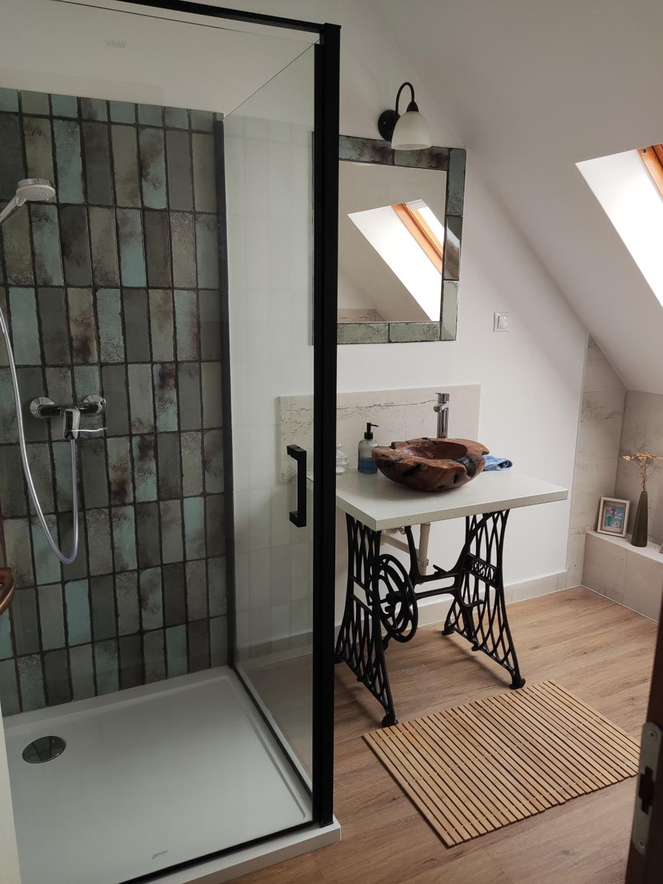 One-Bedroom Apartment - Photo 3
