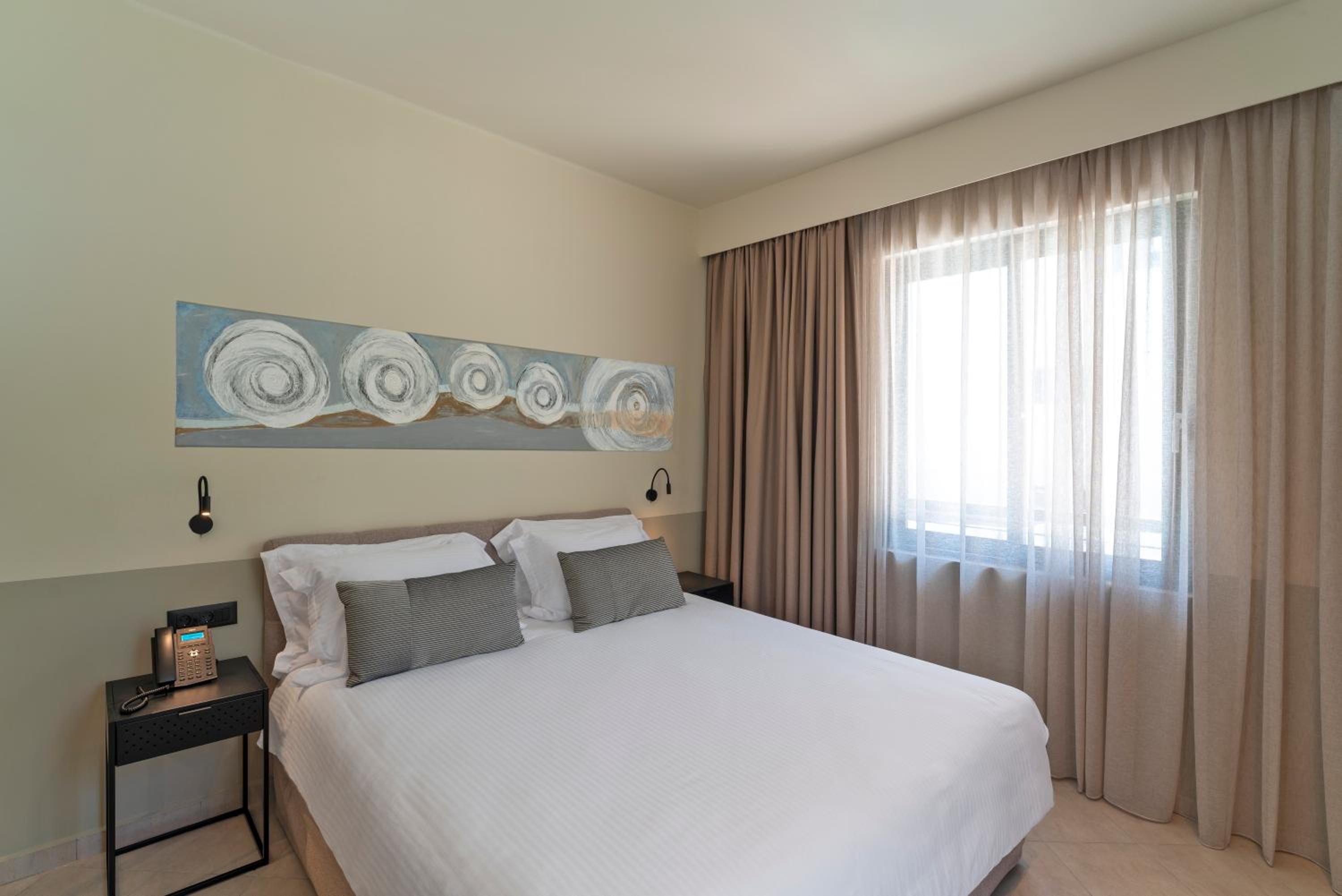 Junior Suite with Balcony photo 2