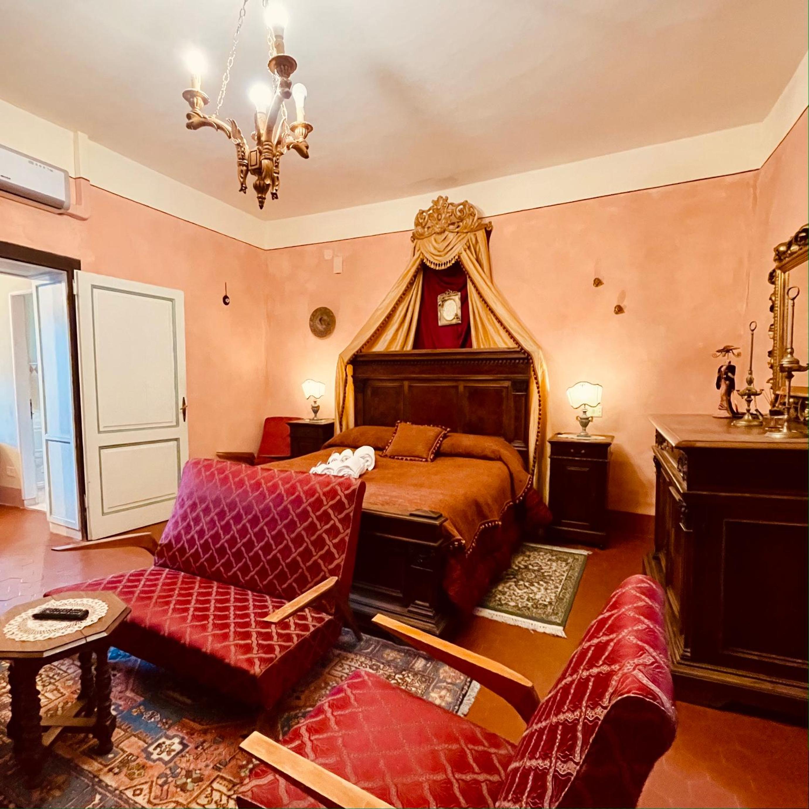 Suite with Spa Bath photo 1