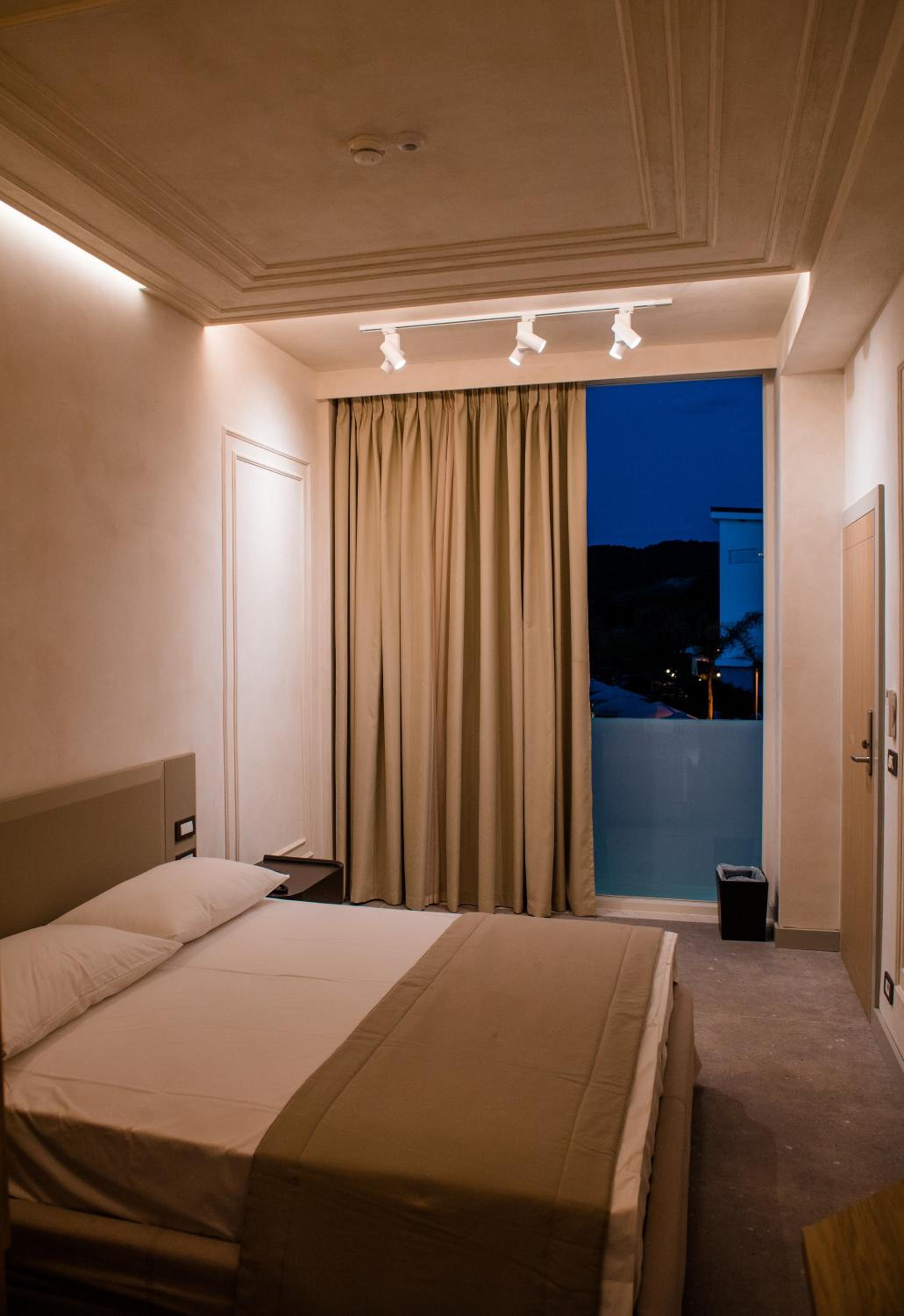 Double Room with Pool View photo 1