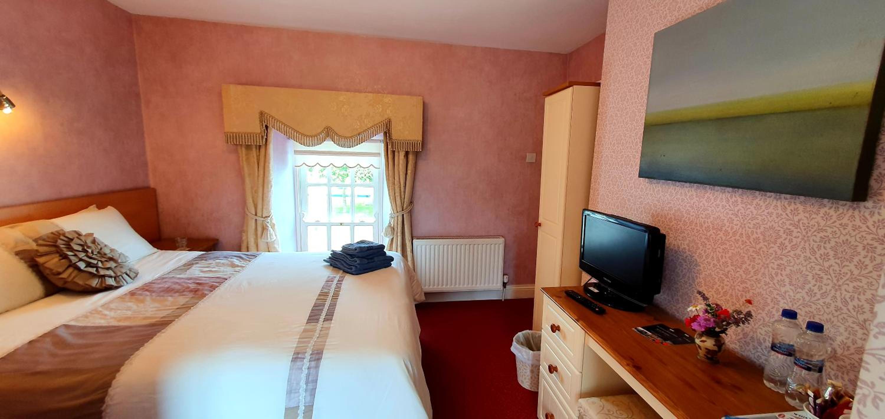 Double Room - Photo 7