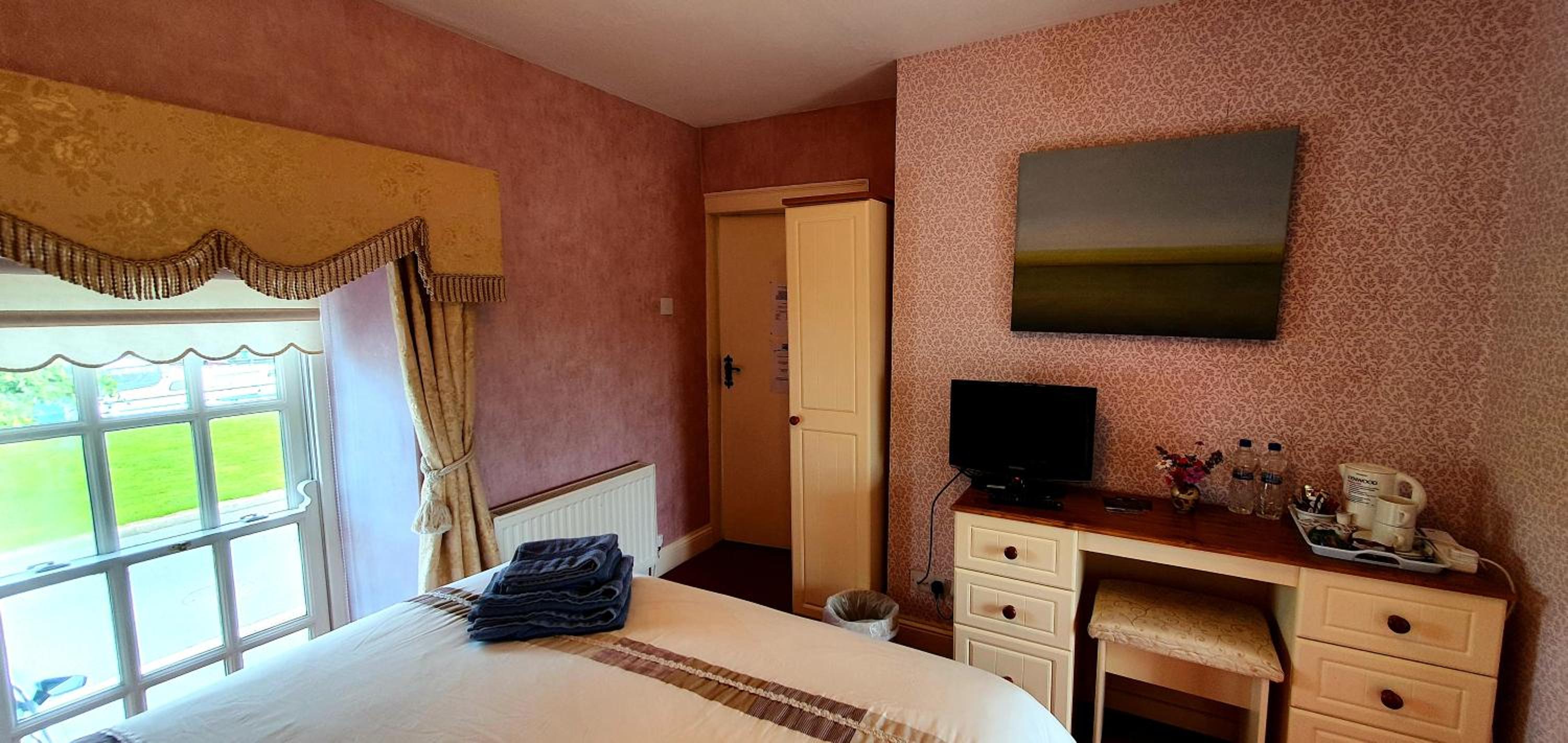 Double Room - Photo 8