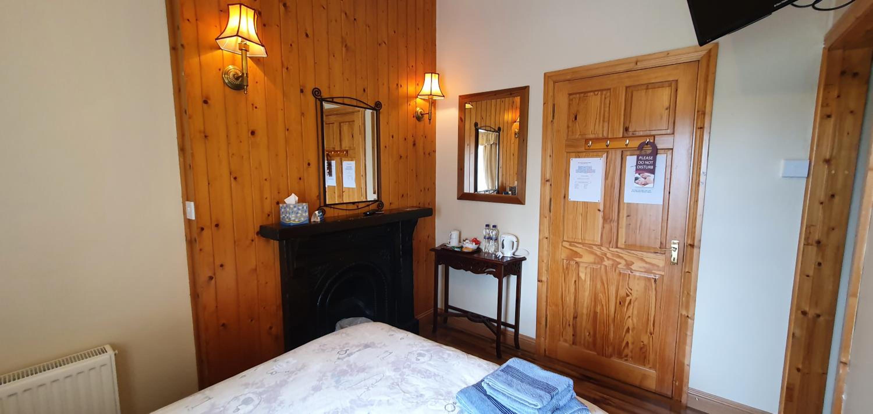 Double Room - Photo 6
