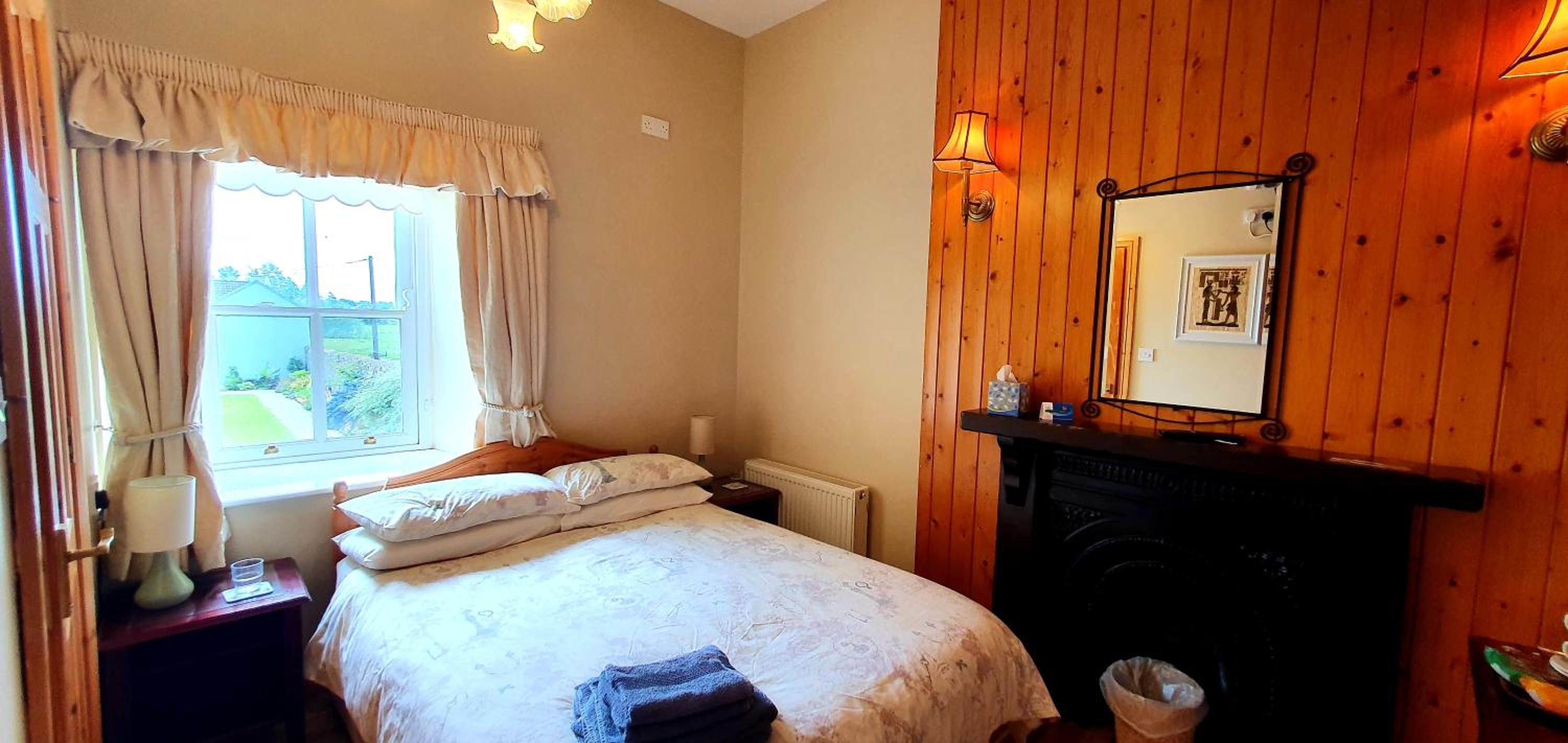 Double Room - Photo 2