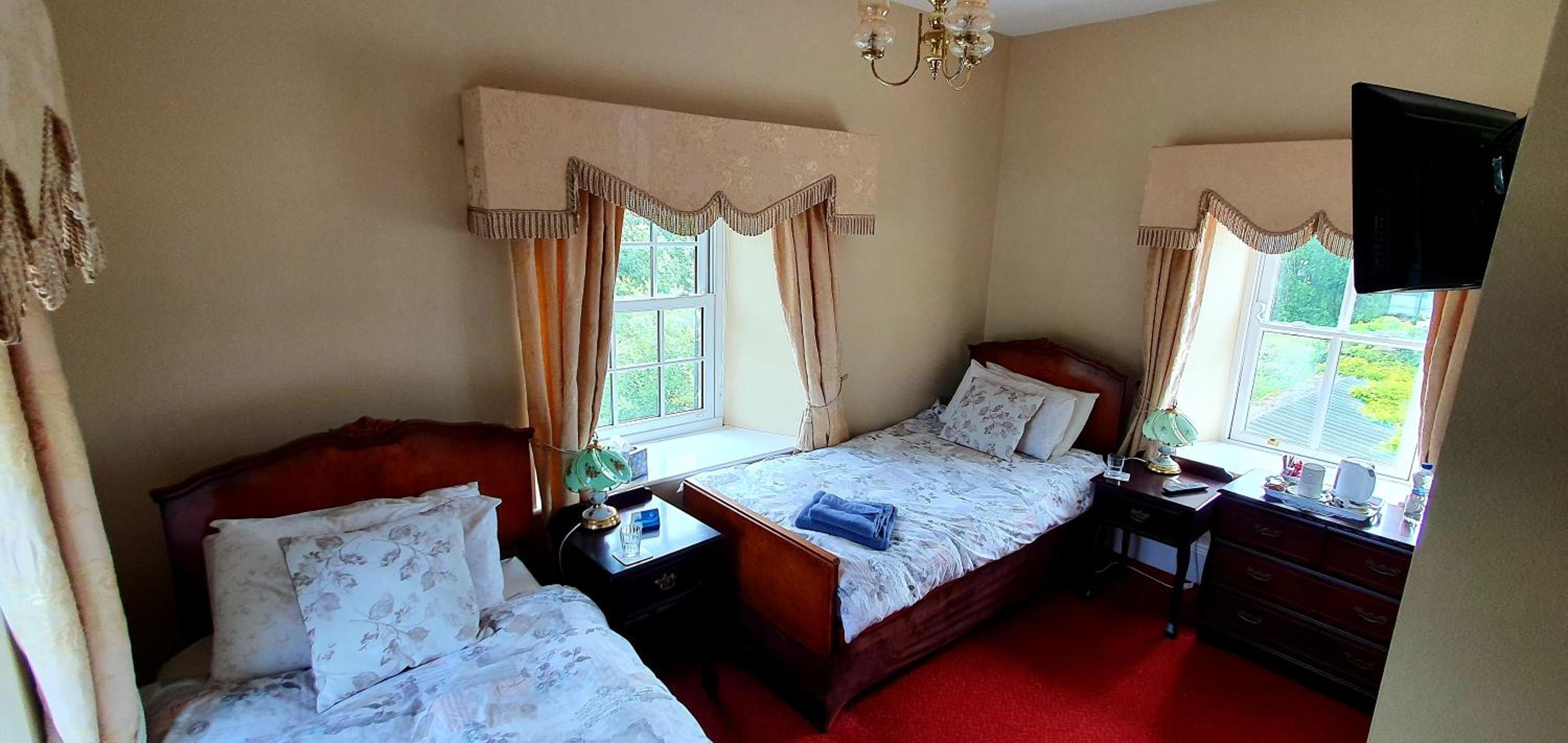 Twin Room - Photo 4