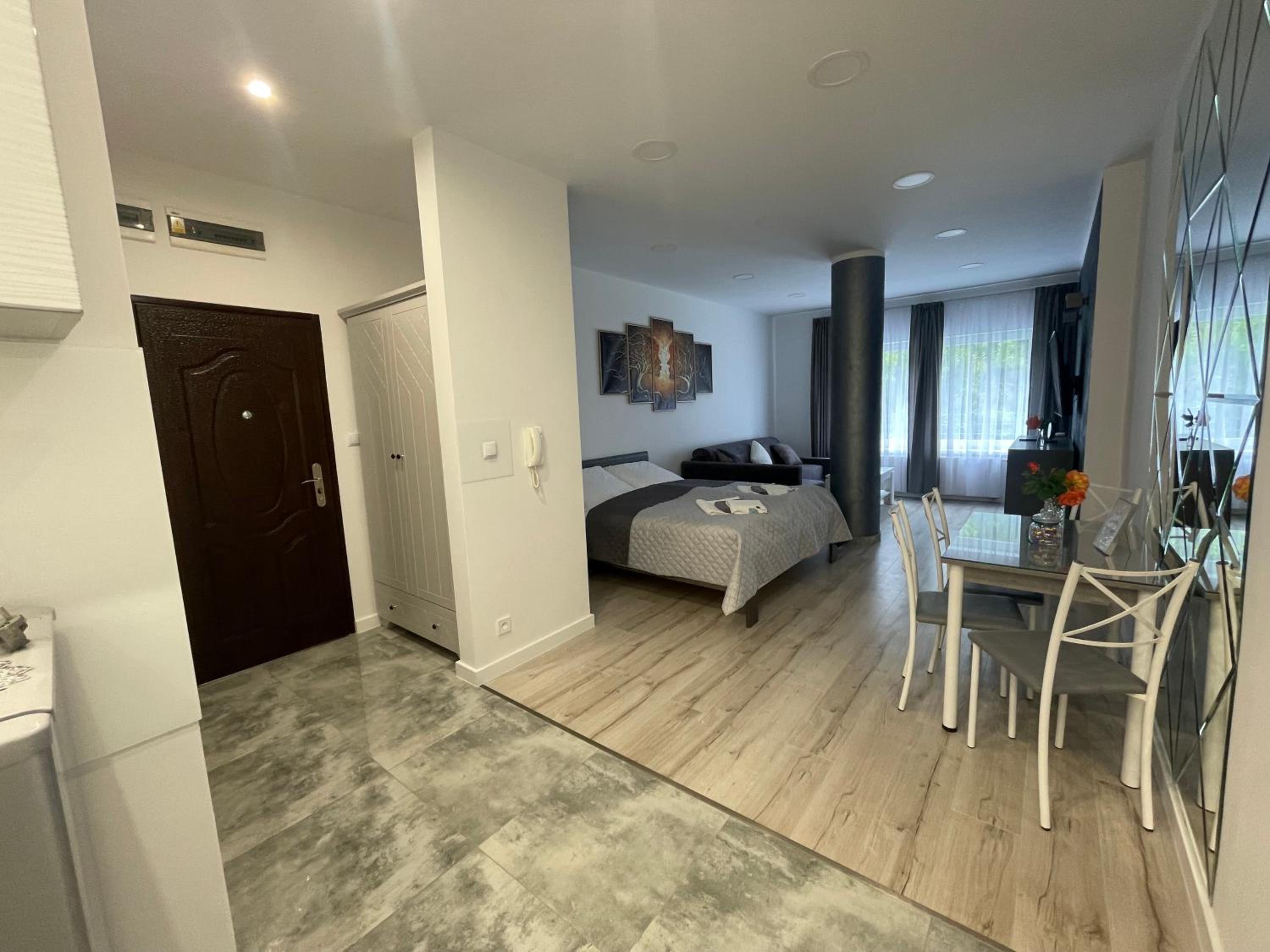 Apartment - Photo 2