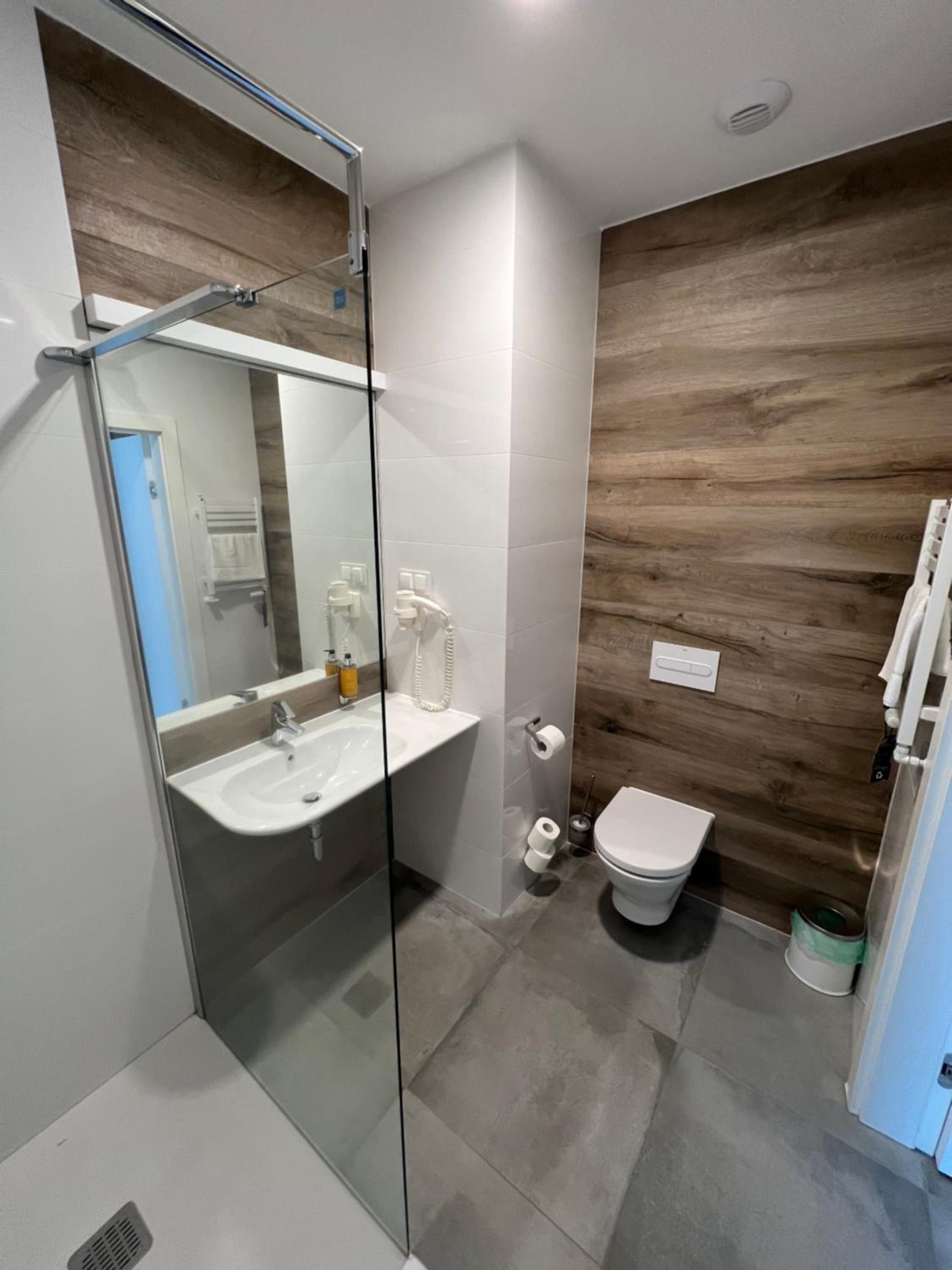 Two-Bedroom Apartment - Photo 11