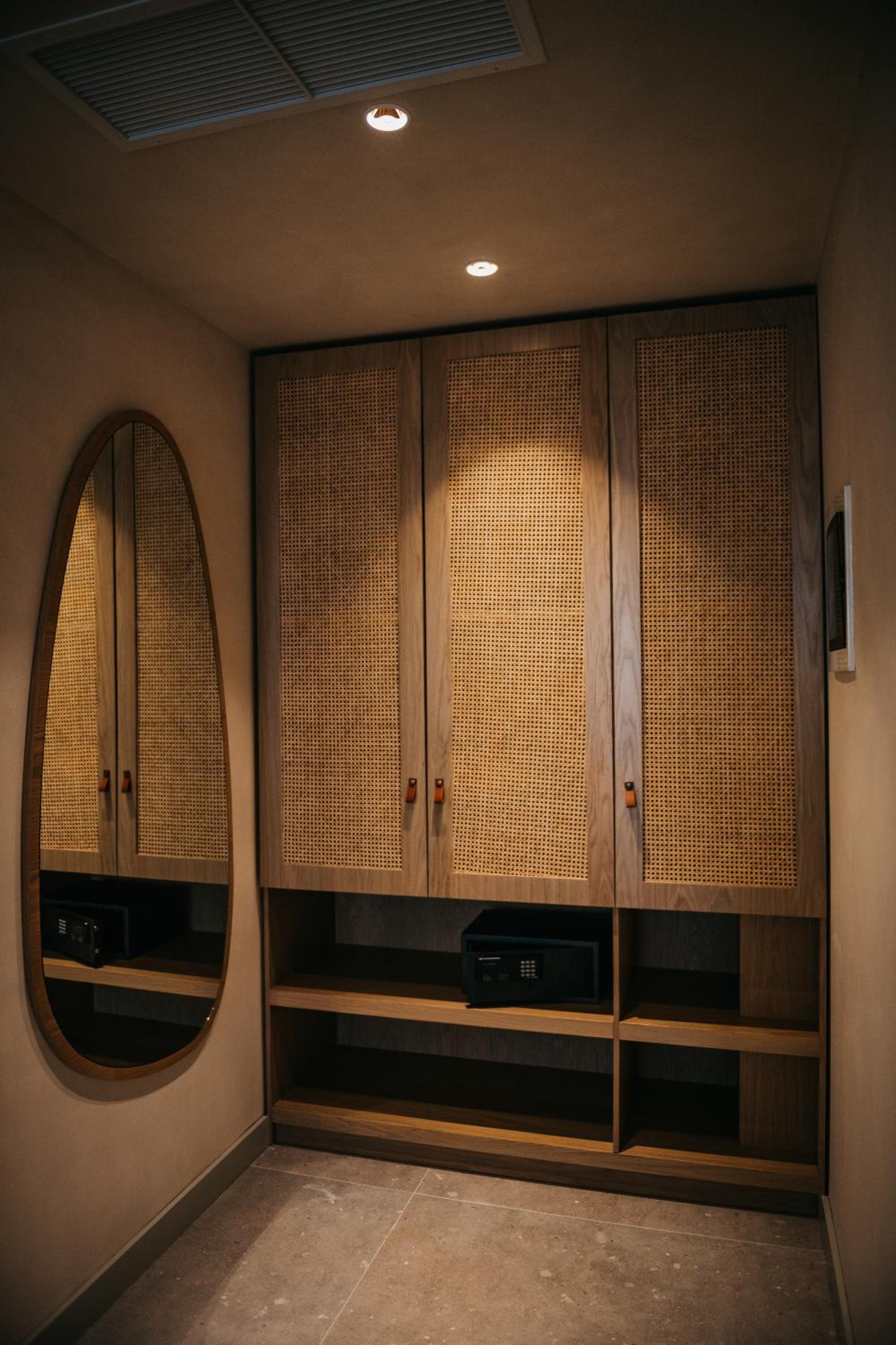 Deluxe King Room photo 1
