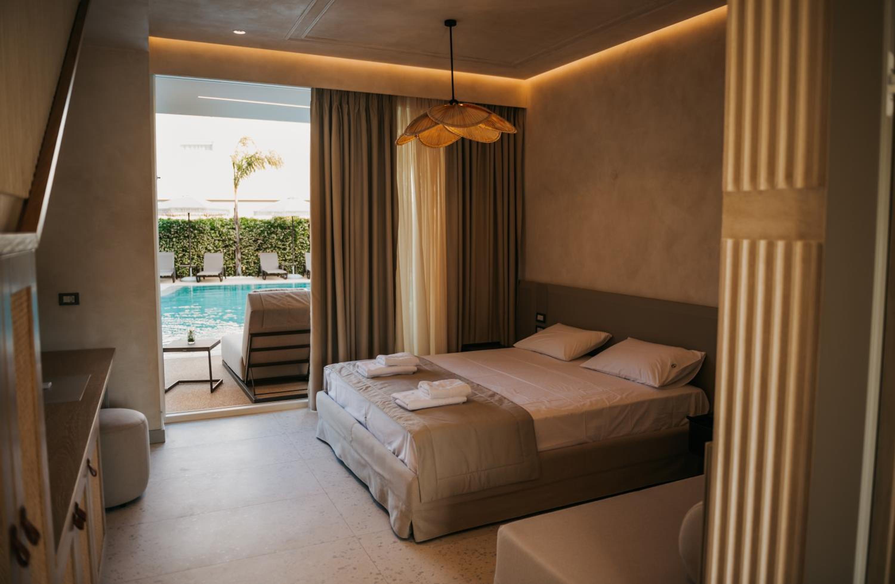 King Room with Pool View photo 3