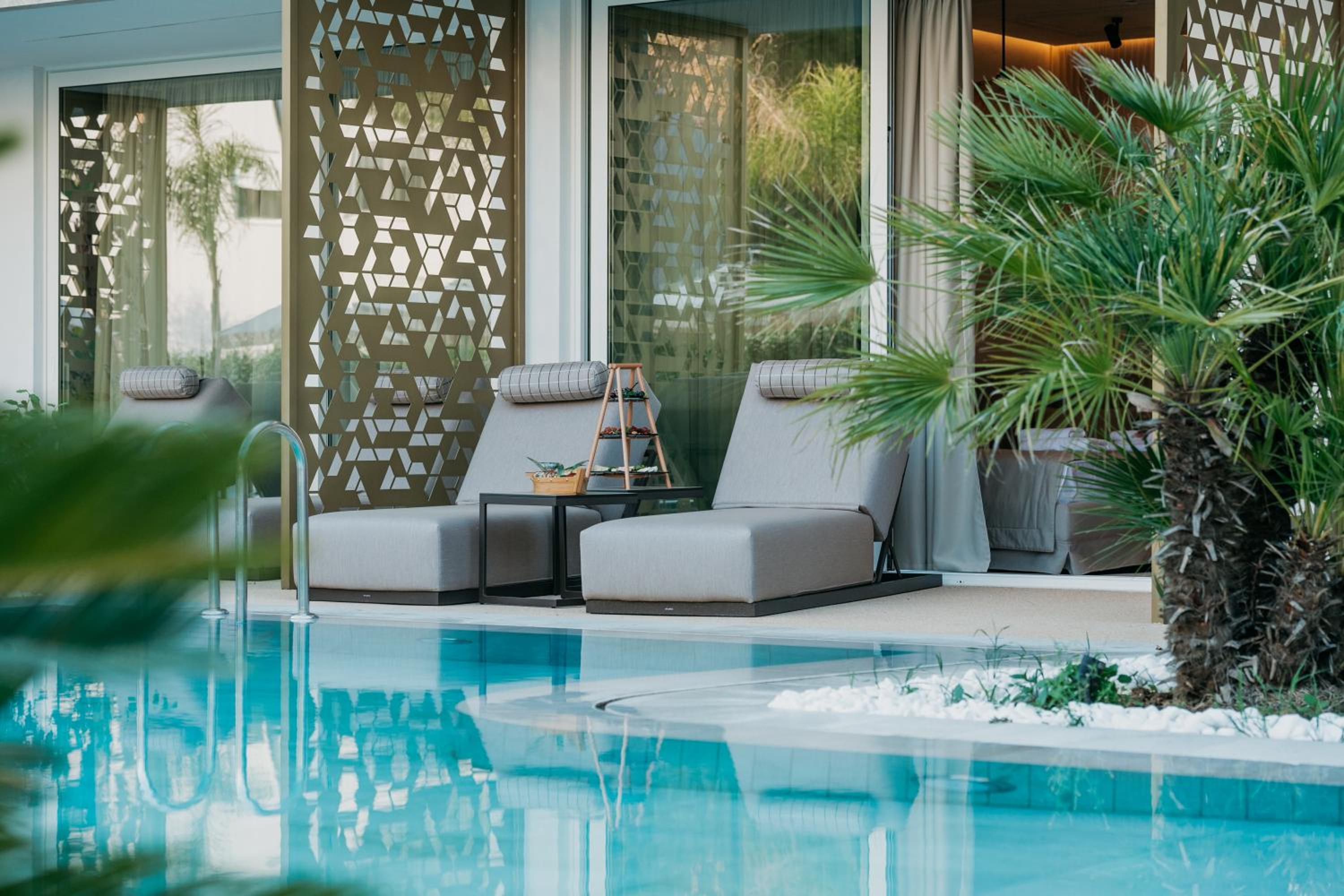 King Room with Pool View photo 2