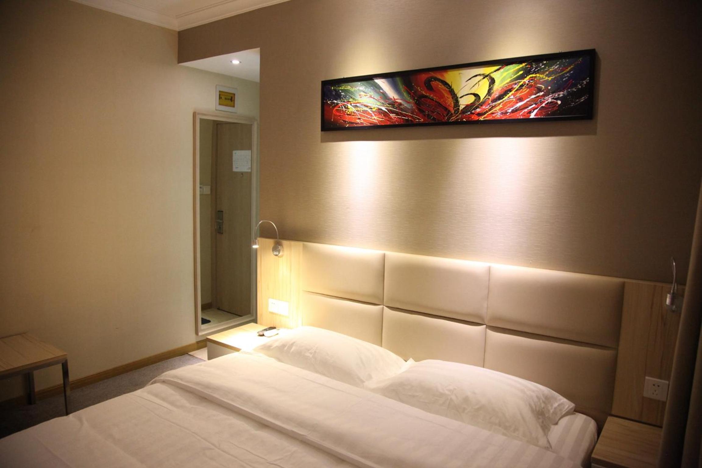 Deluxe Queen Room photo 3
