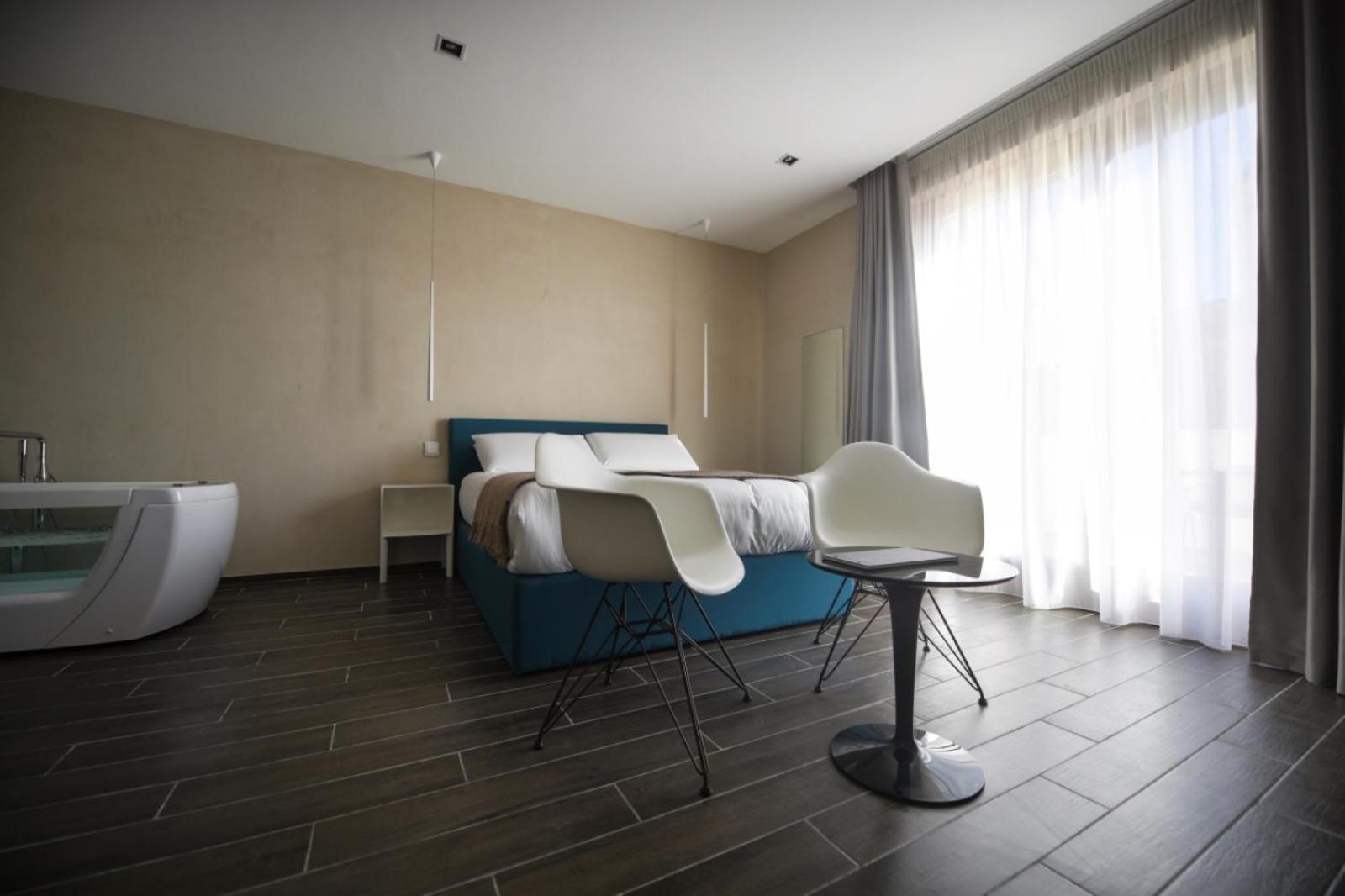 Penthouse Suite - Photo 5