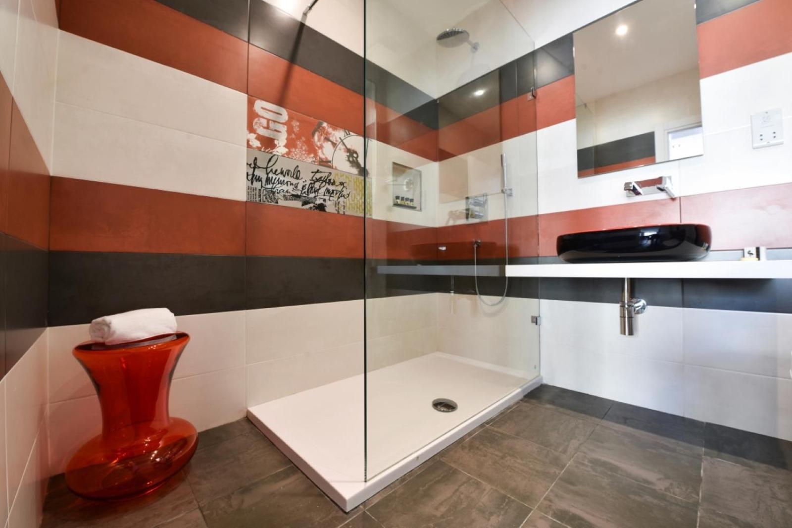 Penthouse Suite - Photo 2