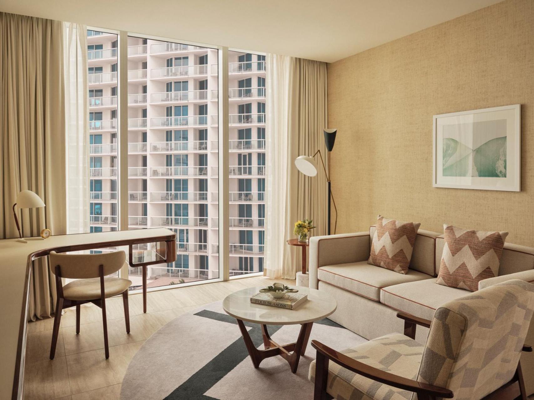 Corner City Suite