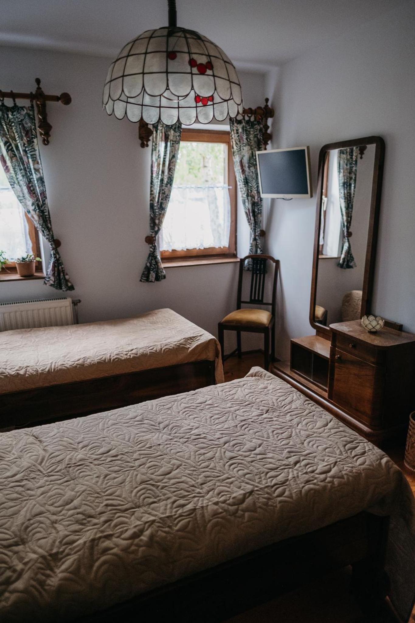 Double or Twin Room with Private External Bathroom - Photo 9